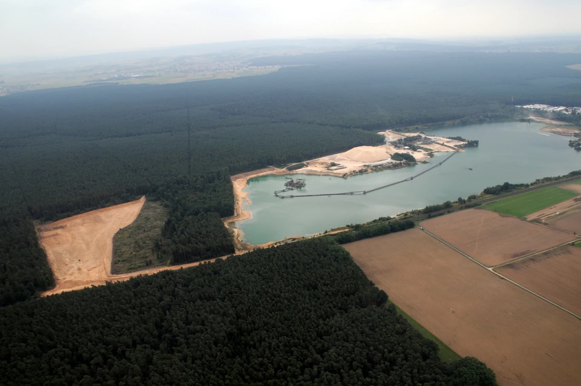 Luftbild des Hasselsees bei Babenhausen