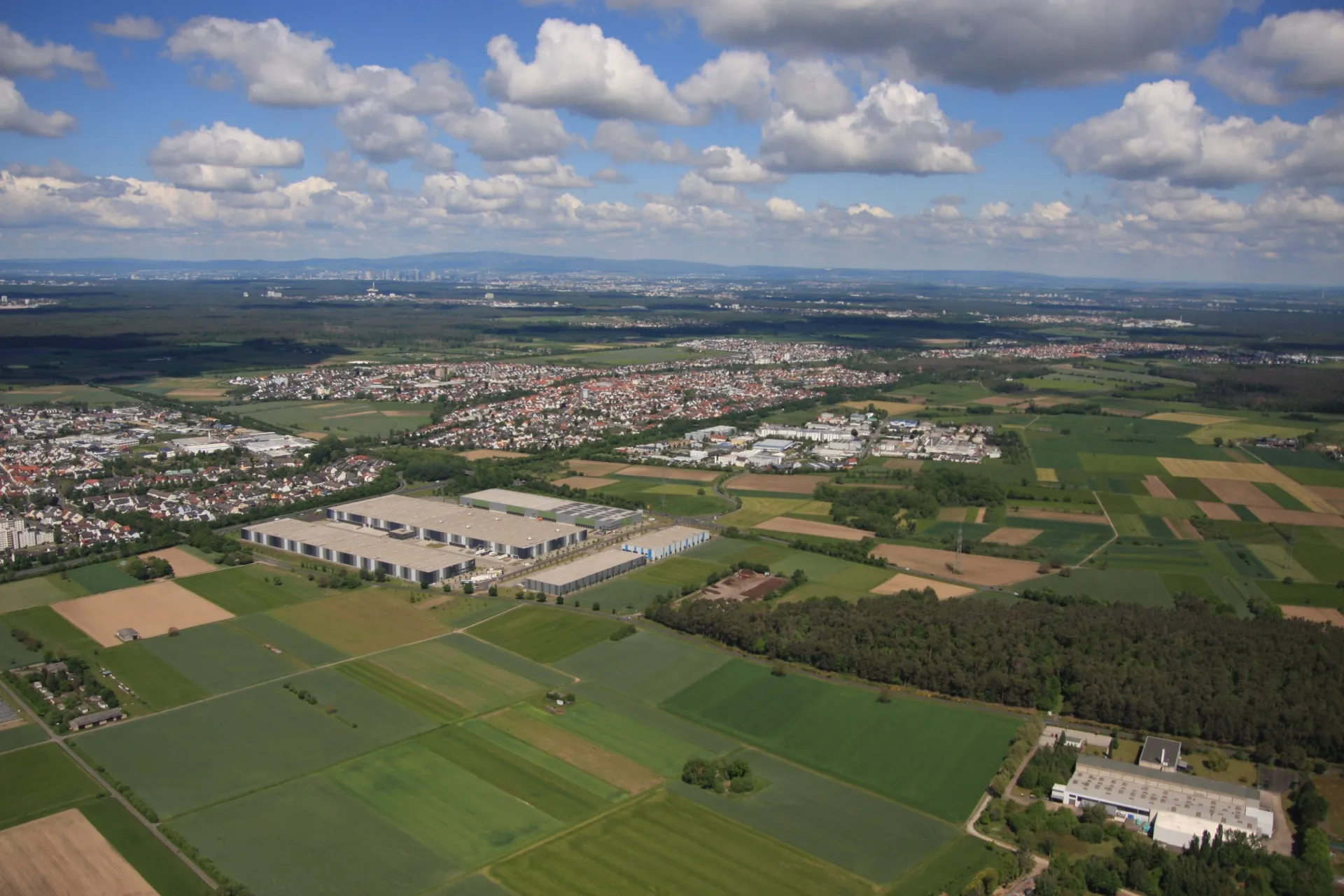 Luftbild Rodgau Jügesheim und Hainhausen mit Blick auf Frankfurt