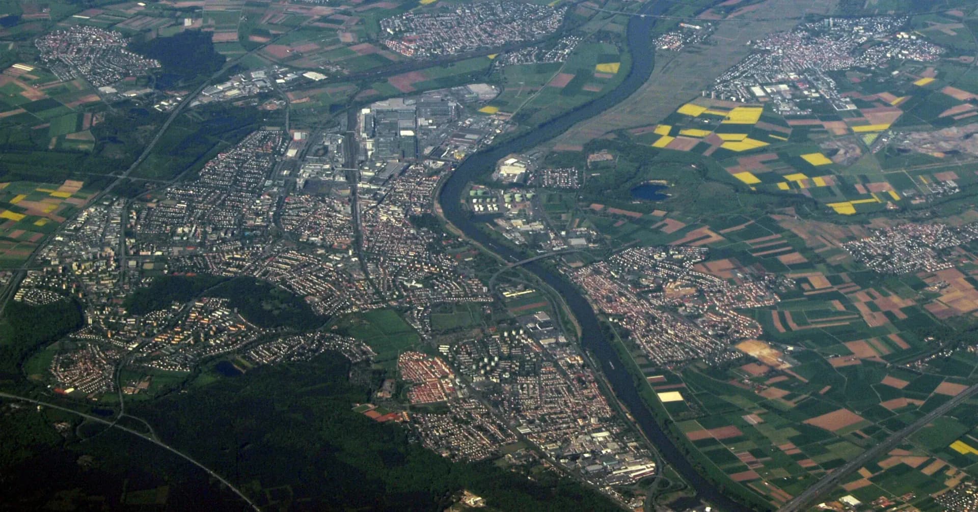 Luftbild von Rüsselsheim am Main