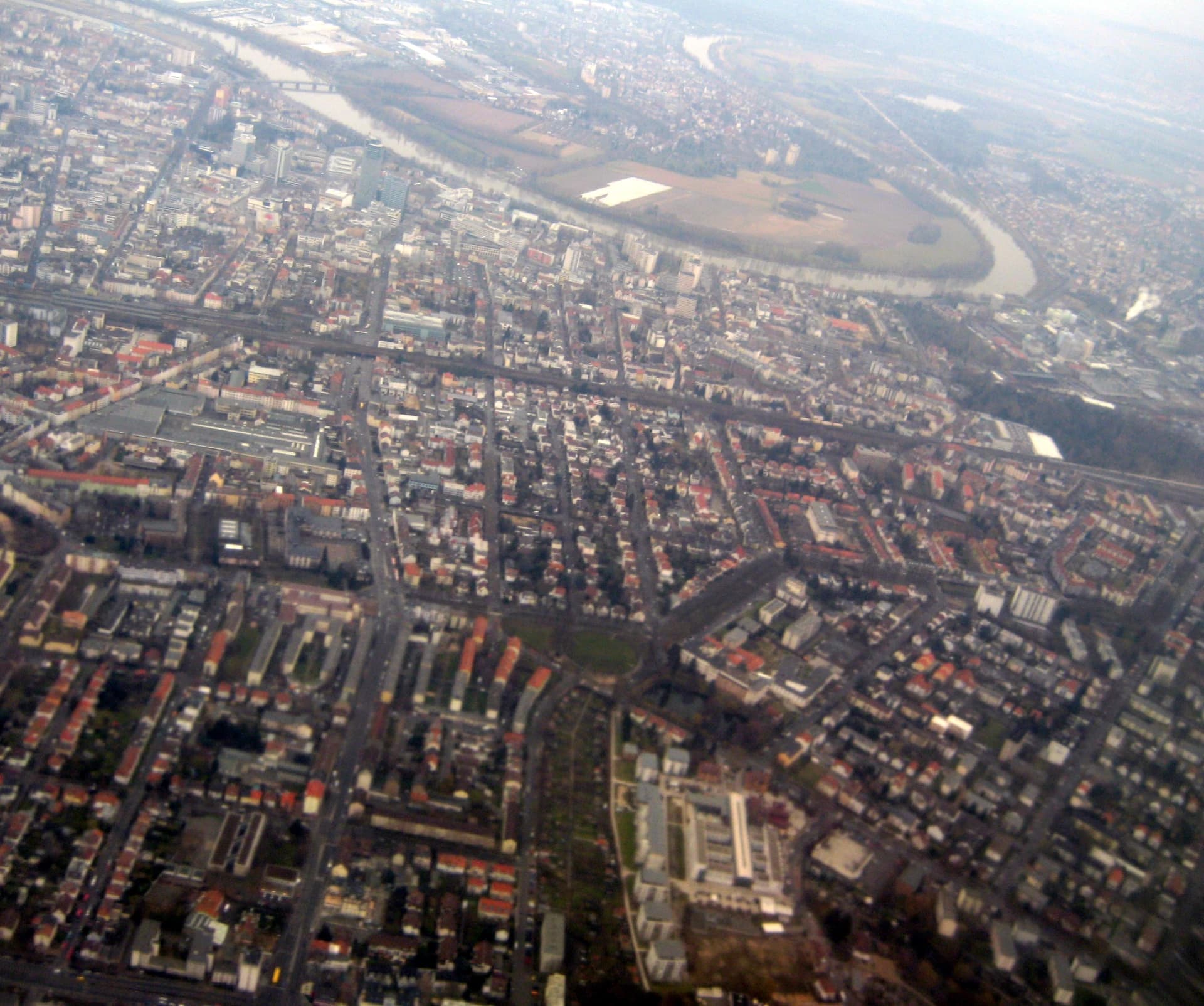 Mainschleife bei Offenbach aus der Luft