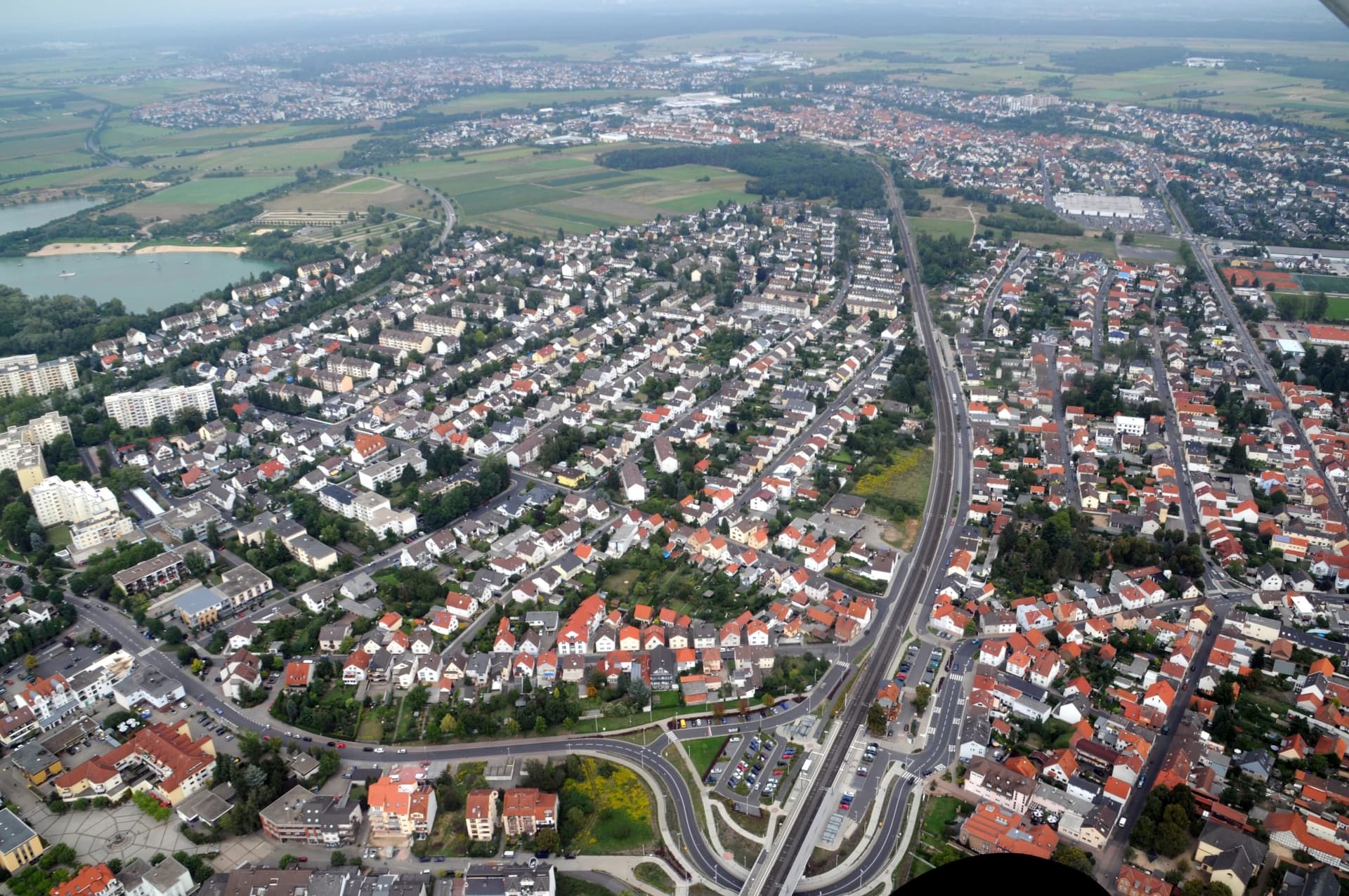 Luftbild der Ortsdurchfahrt von Rodgau-Nieder-Roden