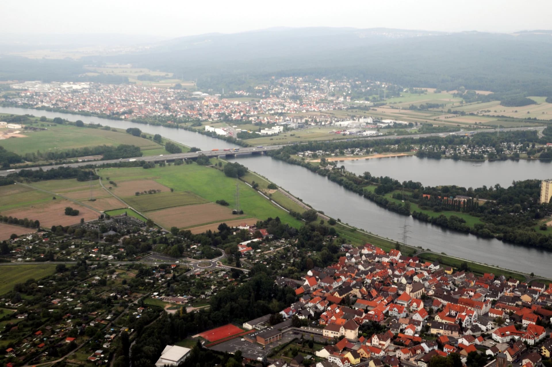 Luftbild des Ortskerns von Kleinostheim am Main