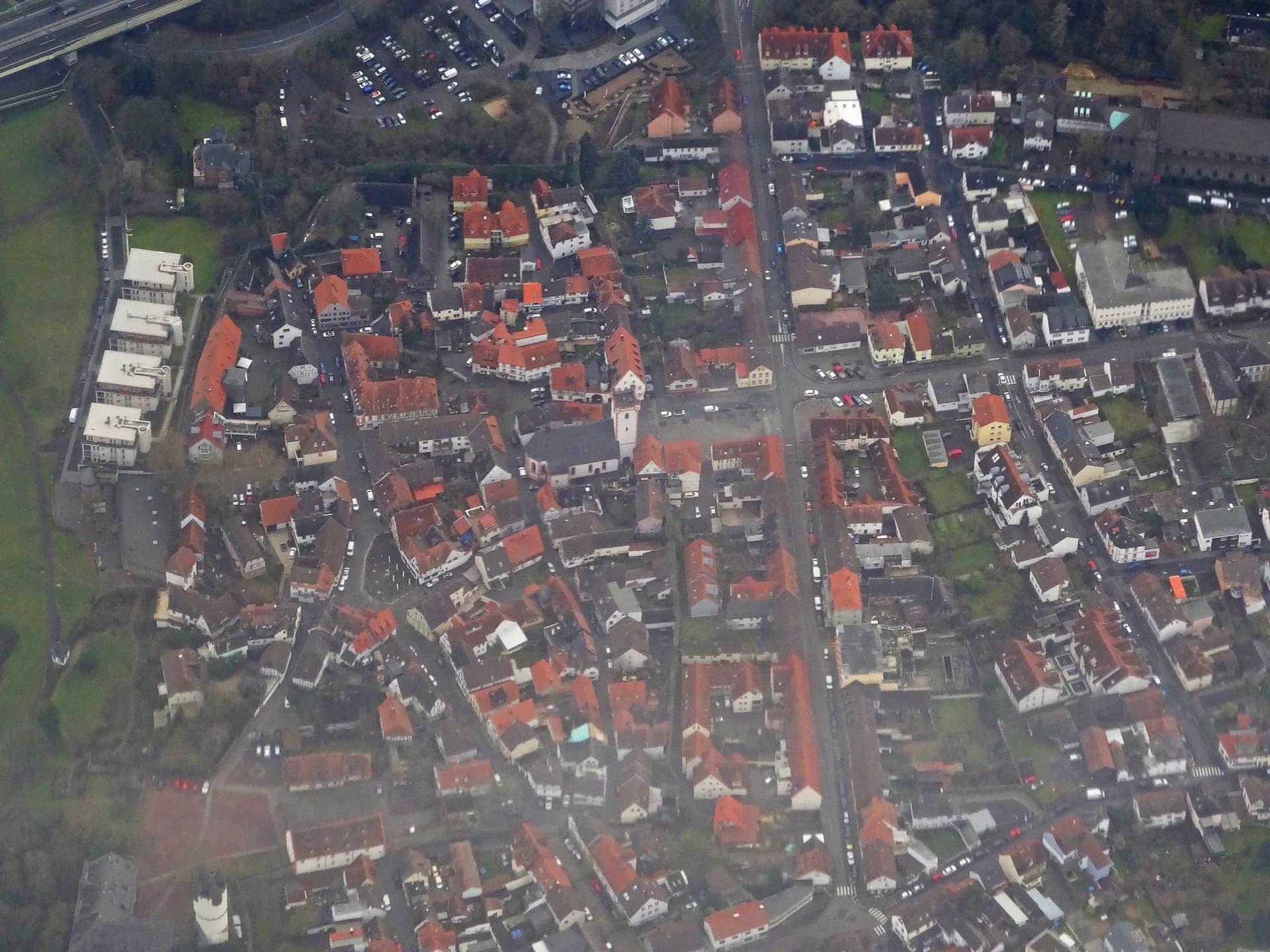 Luftbild des Ortskerns von Hanau-Steinheim