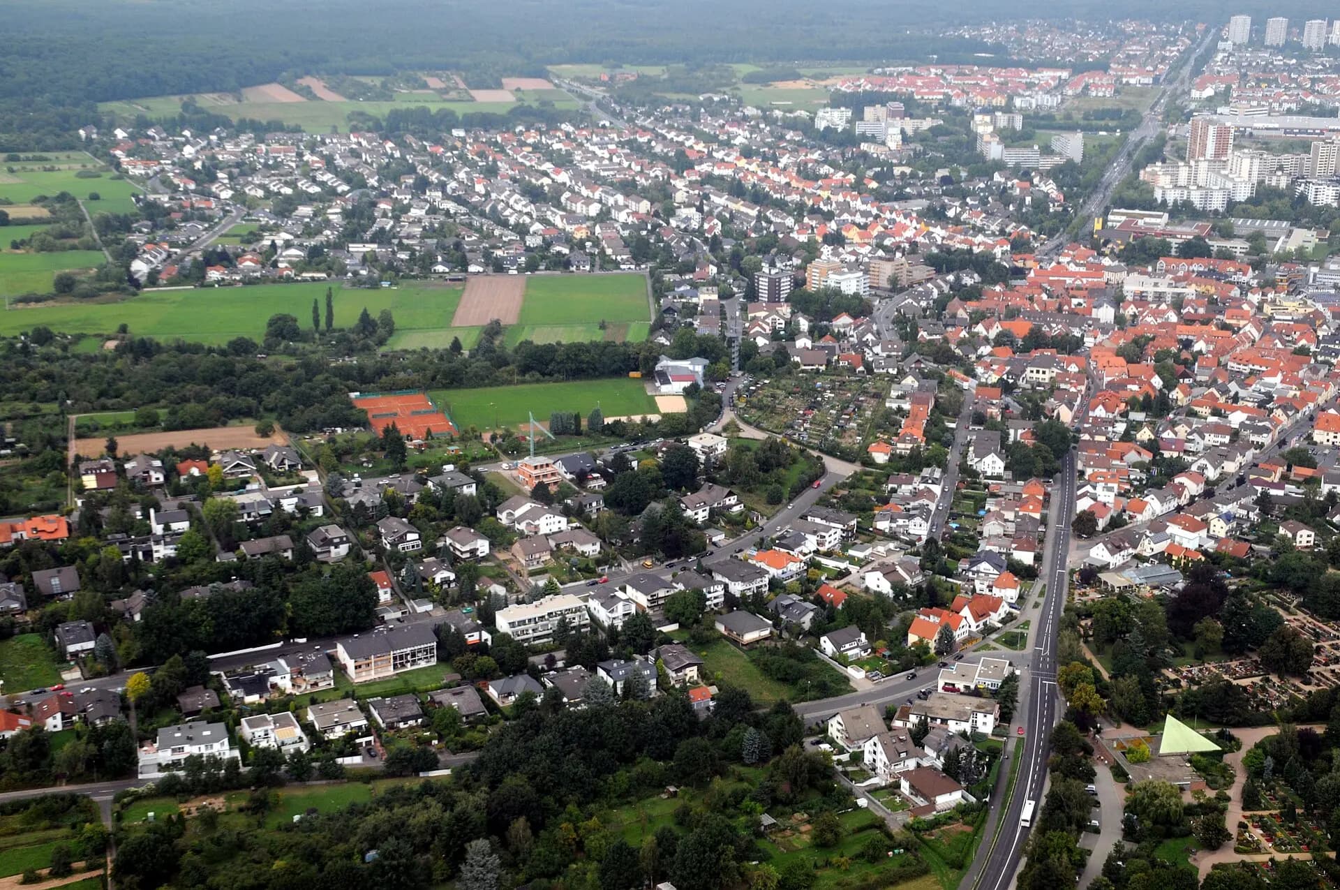 Luftbild der Ortslage von Dietzenbach