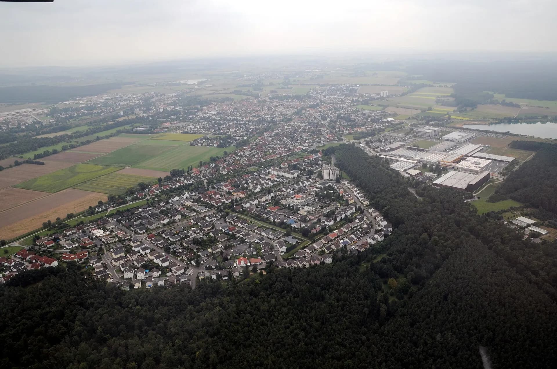 Luftbild des Stadtgebiets von Babenhausen