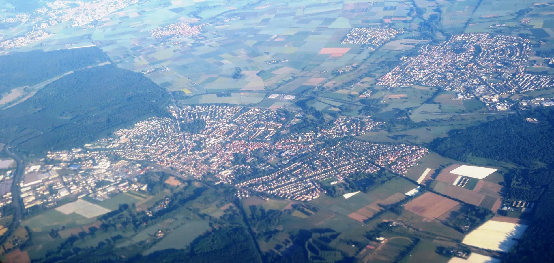 Luftbild von Groß-Zimmern und Dieburg von Norden