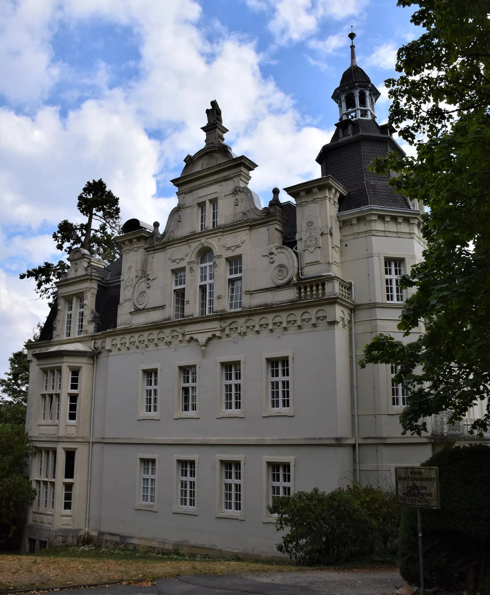 Luxemburgisches Schloss in Königstein im Taunus