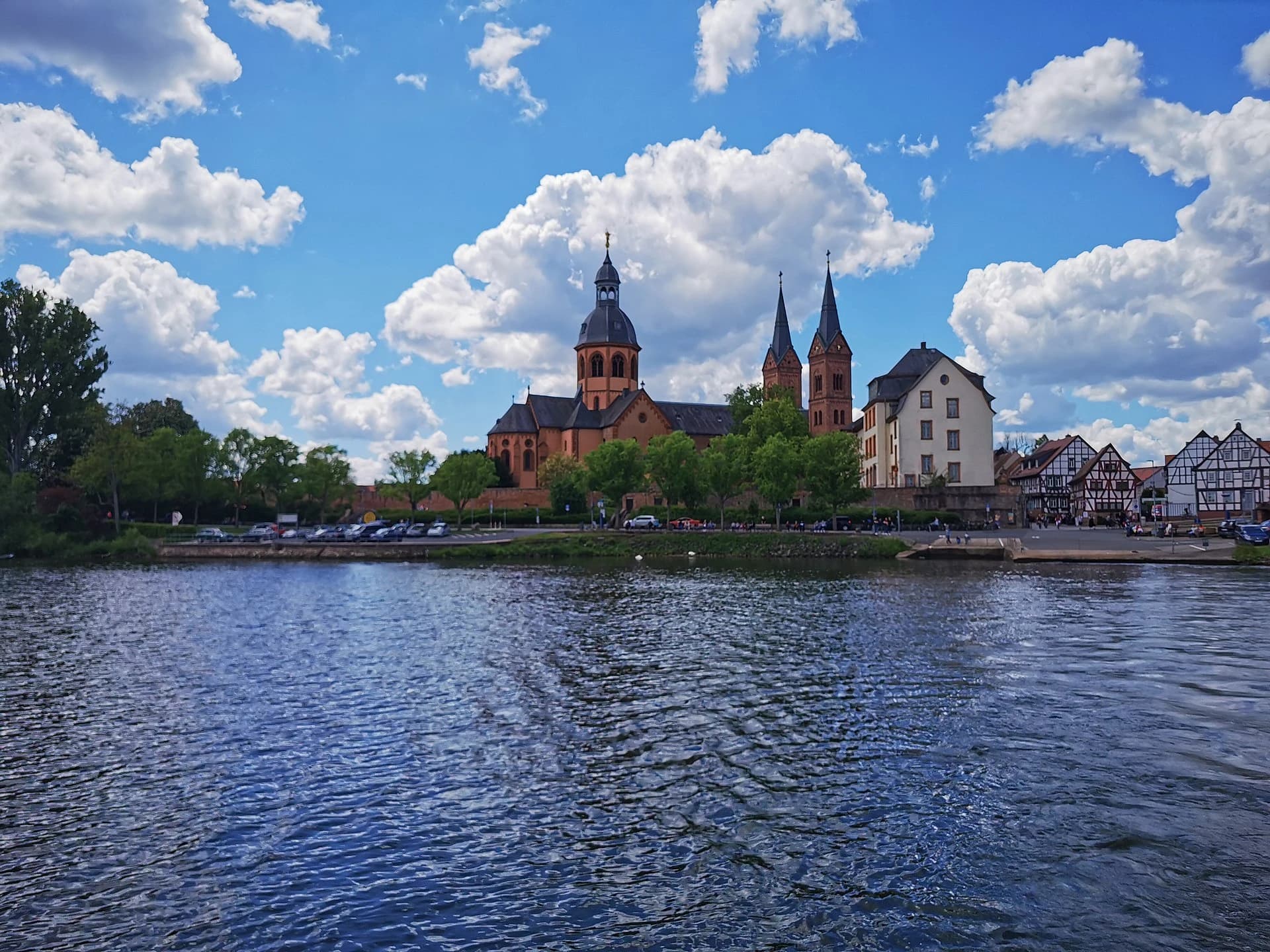 Seligenstadt vom Mainufer aus