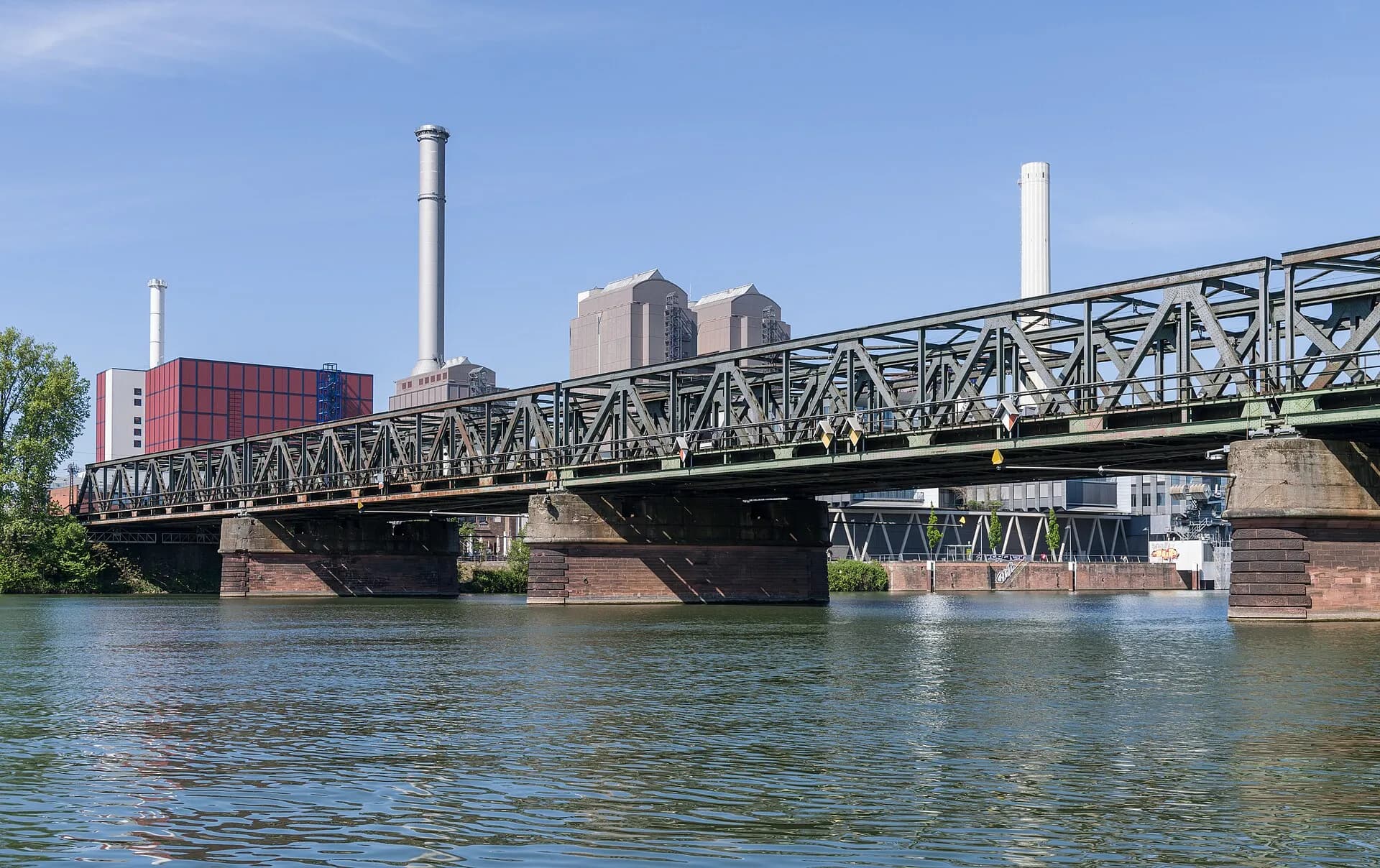 Main-Neckar-Brücke über den Main in Frankfurt