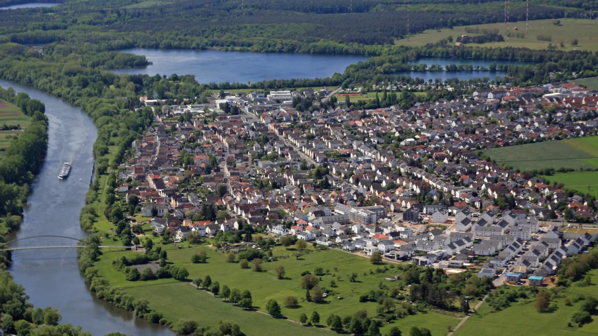 Mainhausen-Mainflingen Luftbild mit Kiesgrube am Main