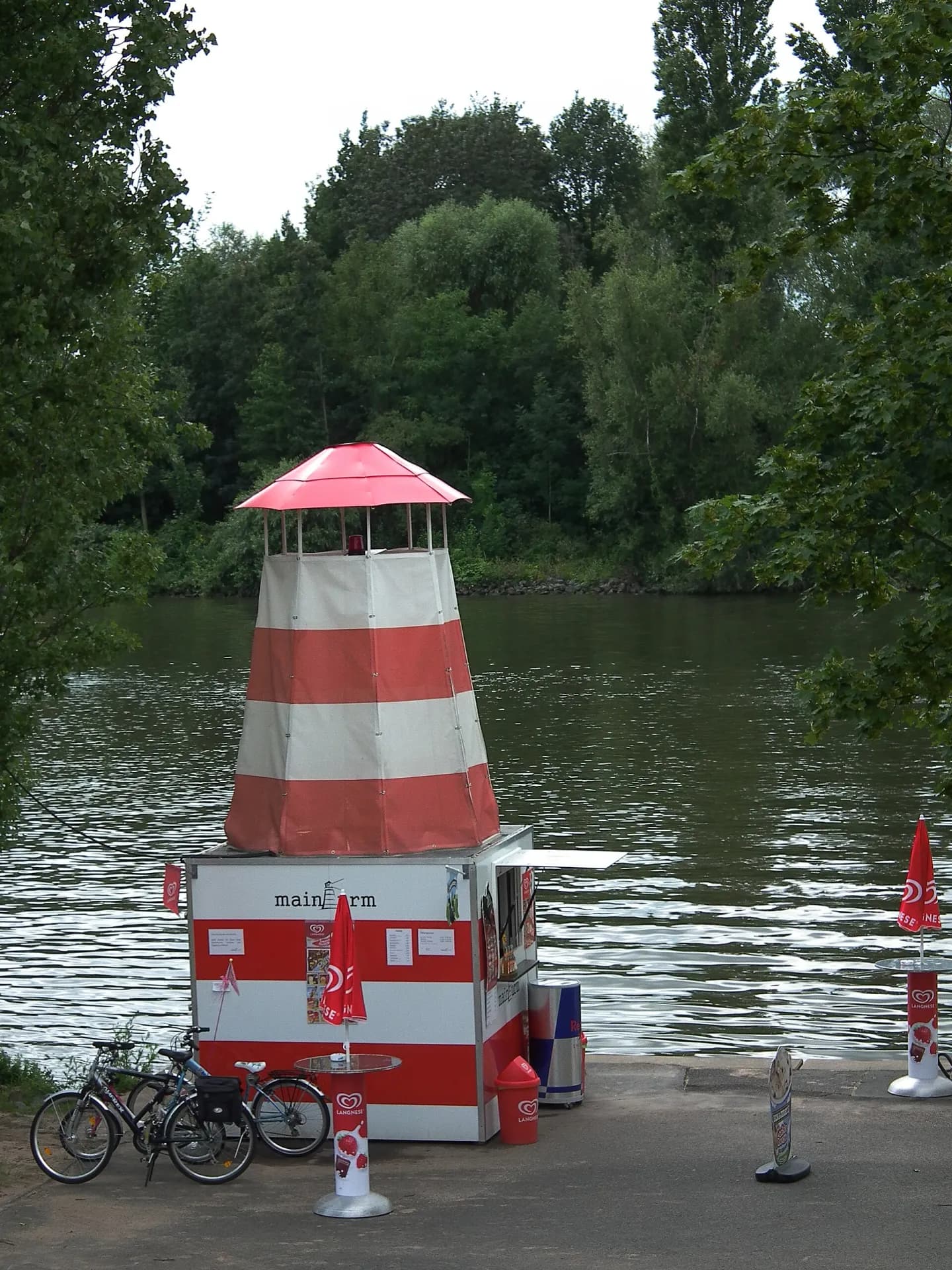 Mainturm am Mainufer in Offenbach-Bürgel