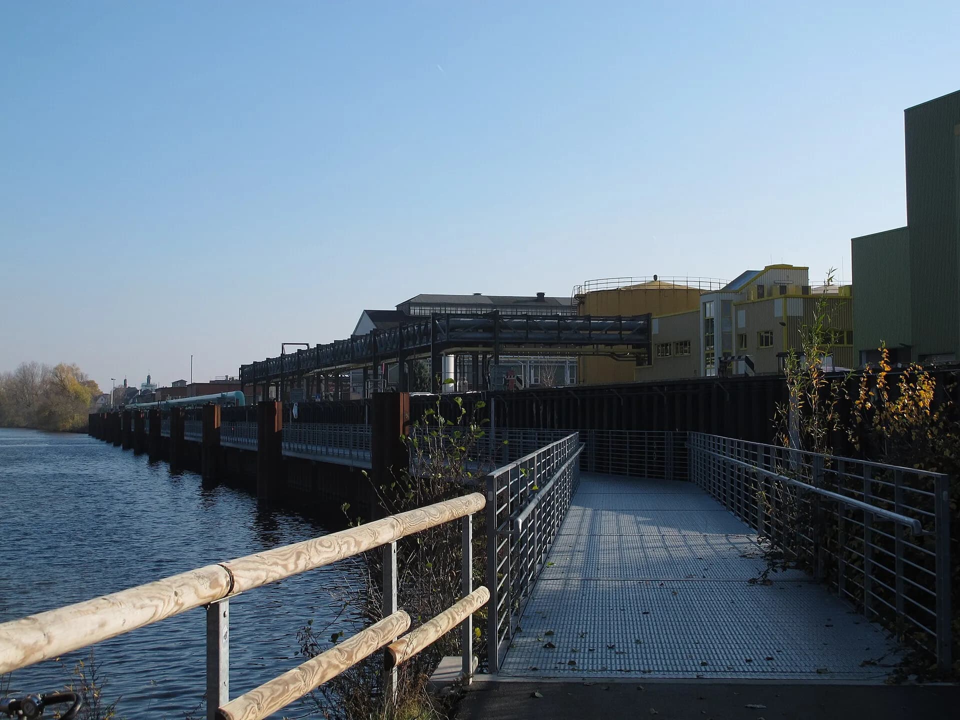 Uferpromenade am Main in Rüsselsheim