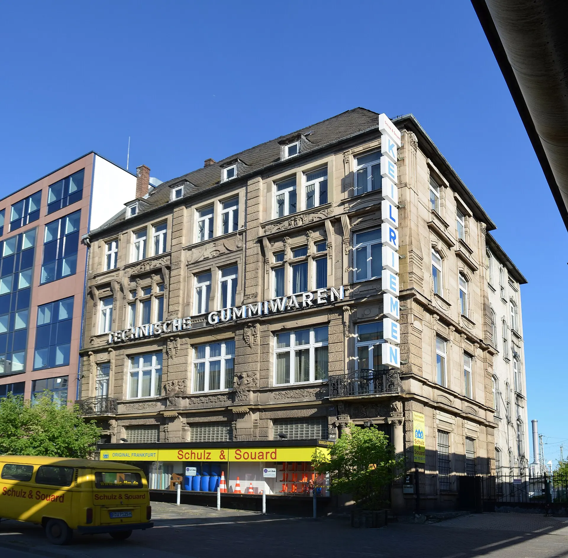 Eckansicht des Hauses Mainzer Landstraße 257 im Frankfurter Gallus