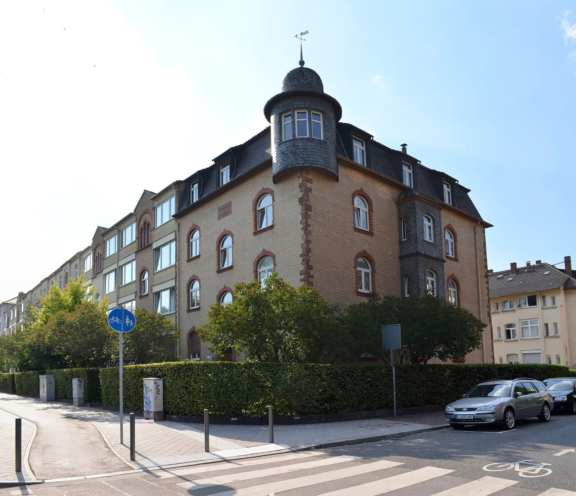 Eckansicht des Vereinshauses an der Mainzer Landstraße im Frankfurter Gallus
