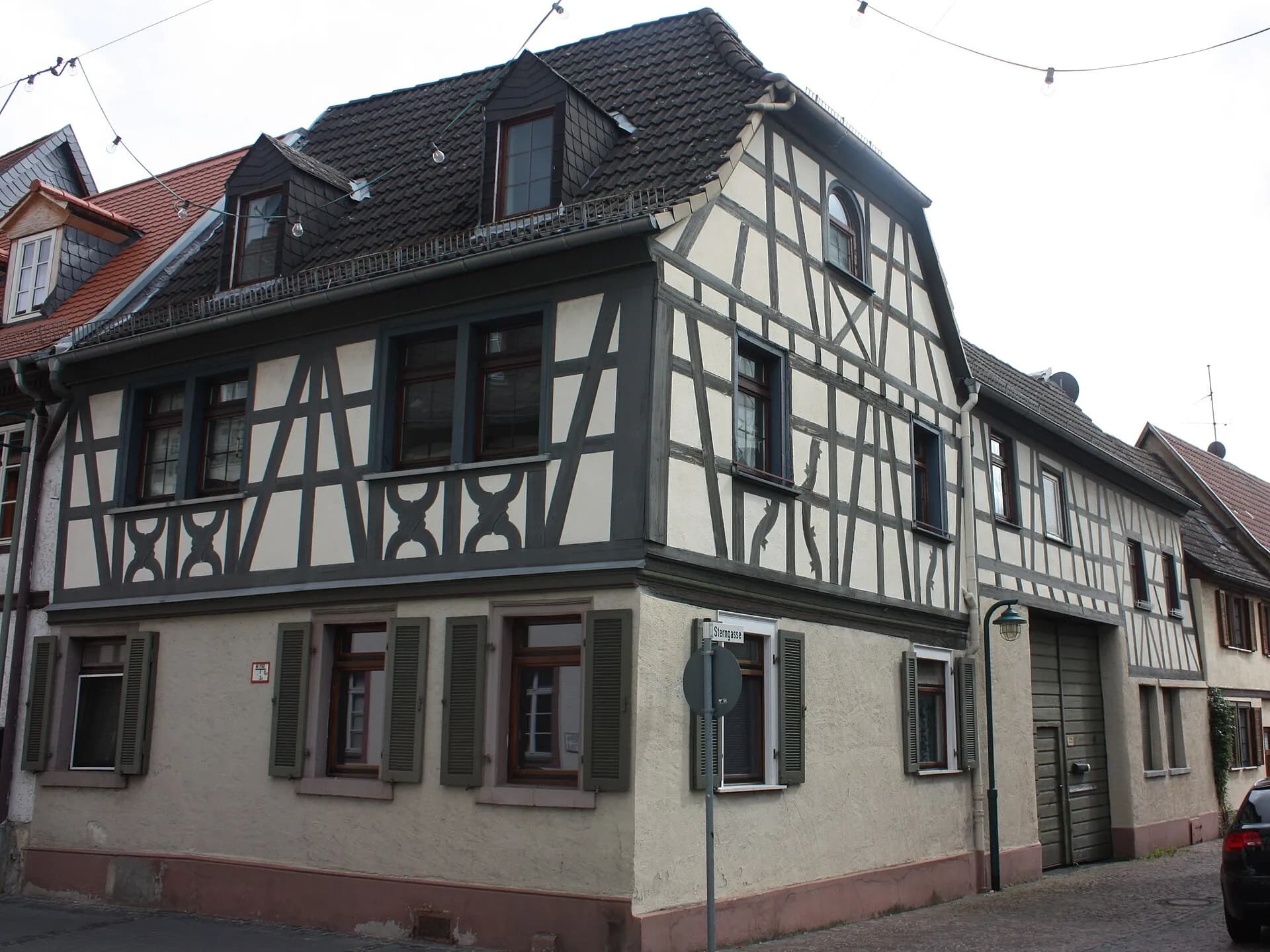 Fachwerk-Eckhaus in der Mainzer Straße 14 in Hochheim am Main