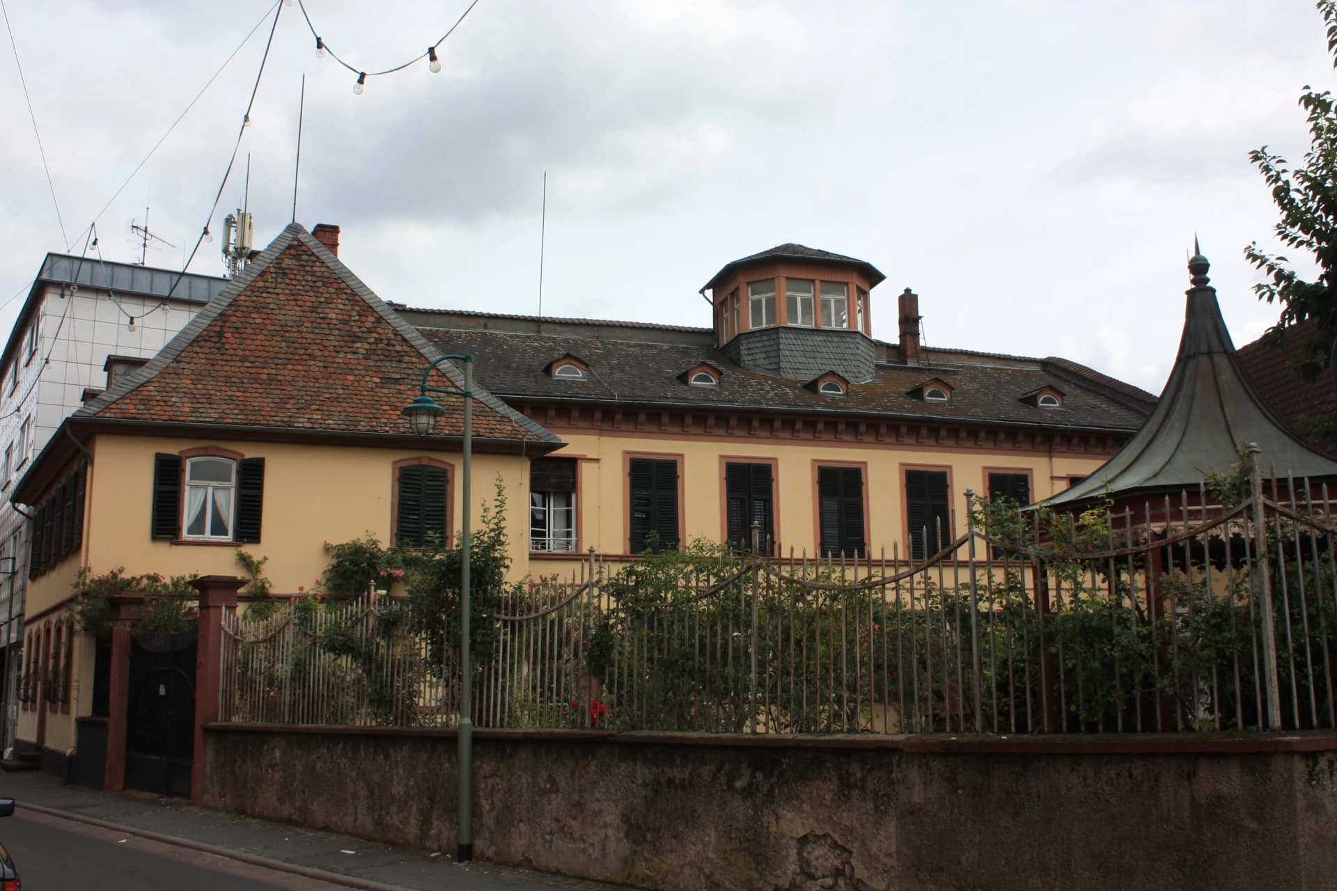 Ehemalige Amtsrezeptur des Antoniter-Klosterhofs in der Mainzer Straße 18 in Hochheim am Main