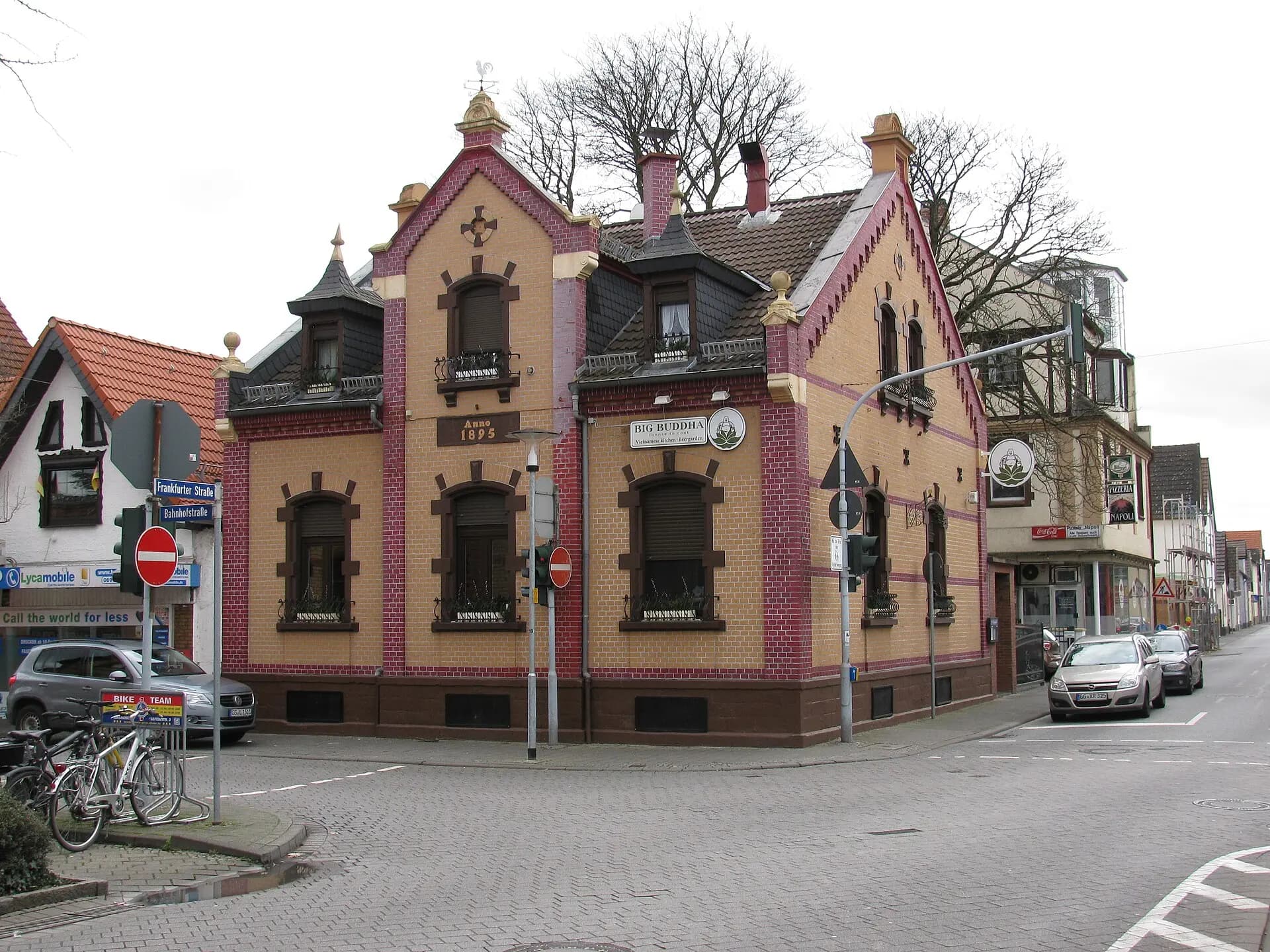 Historisches Eckhaus in der Mainzer Straße in Raunheim