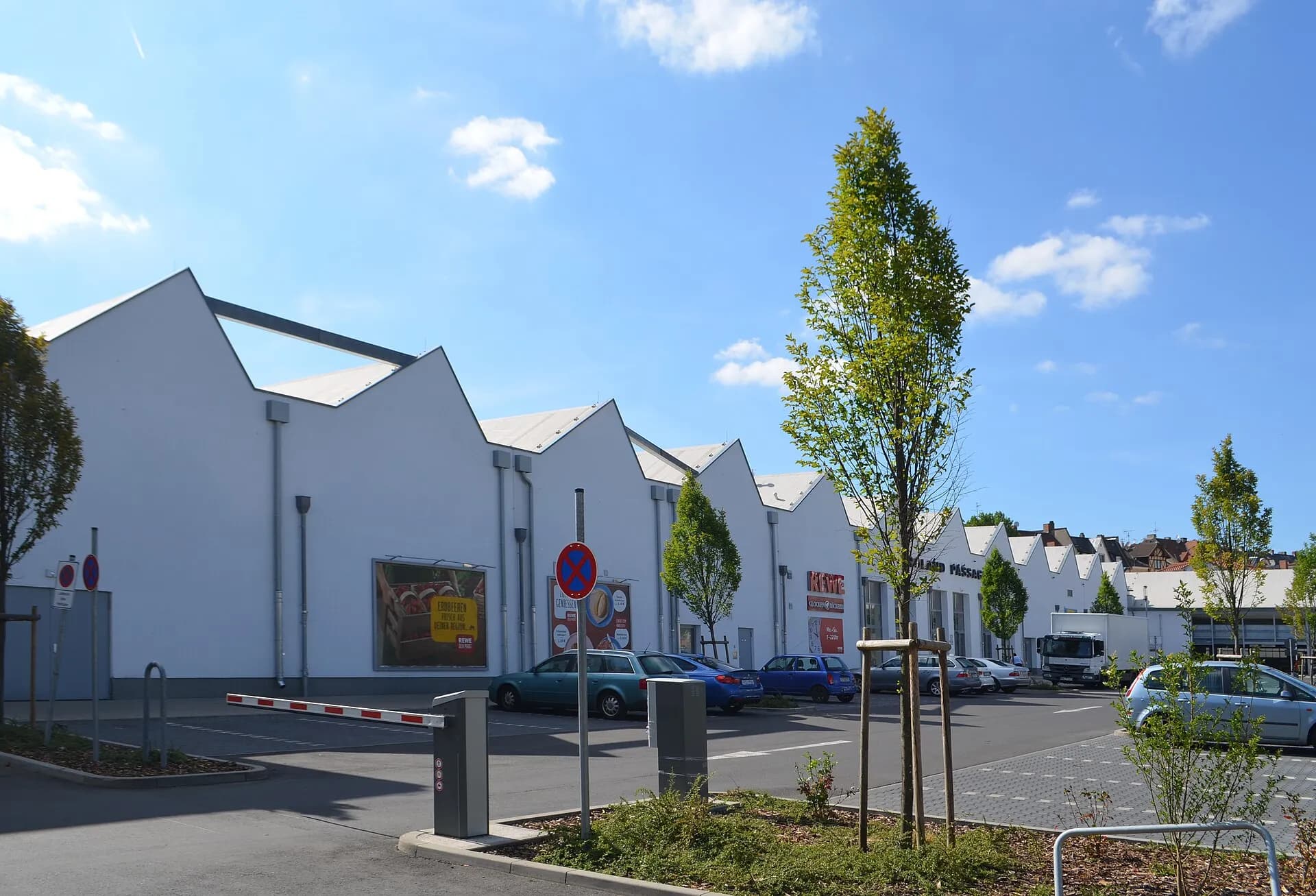 Rückseite des ehemaligen MAN-Roland-Werks im Senefelderquartier in Offenbach