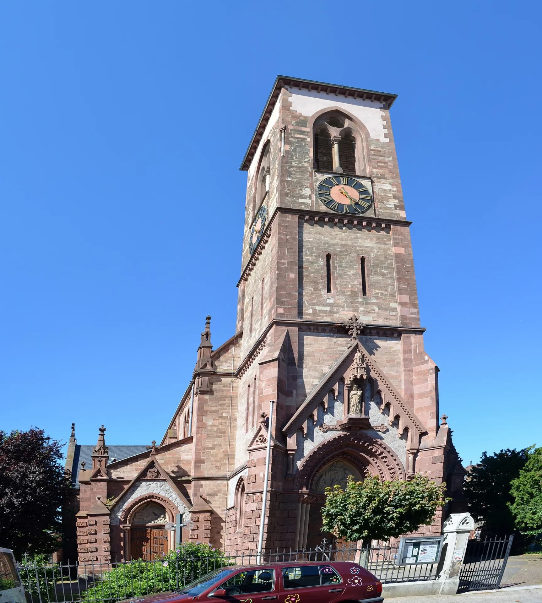 Katholische Kirche Mariä Himmelfahrt in Frankfurt Griesheim