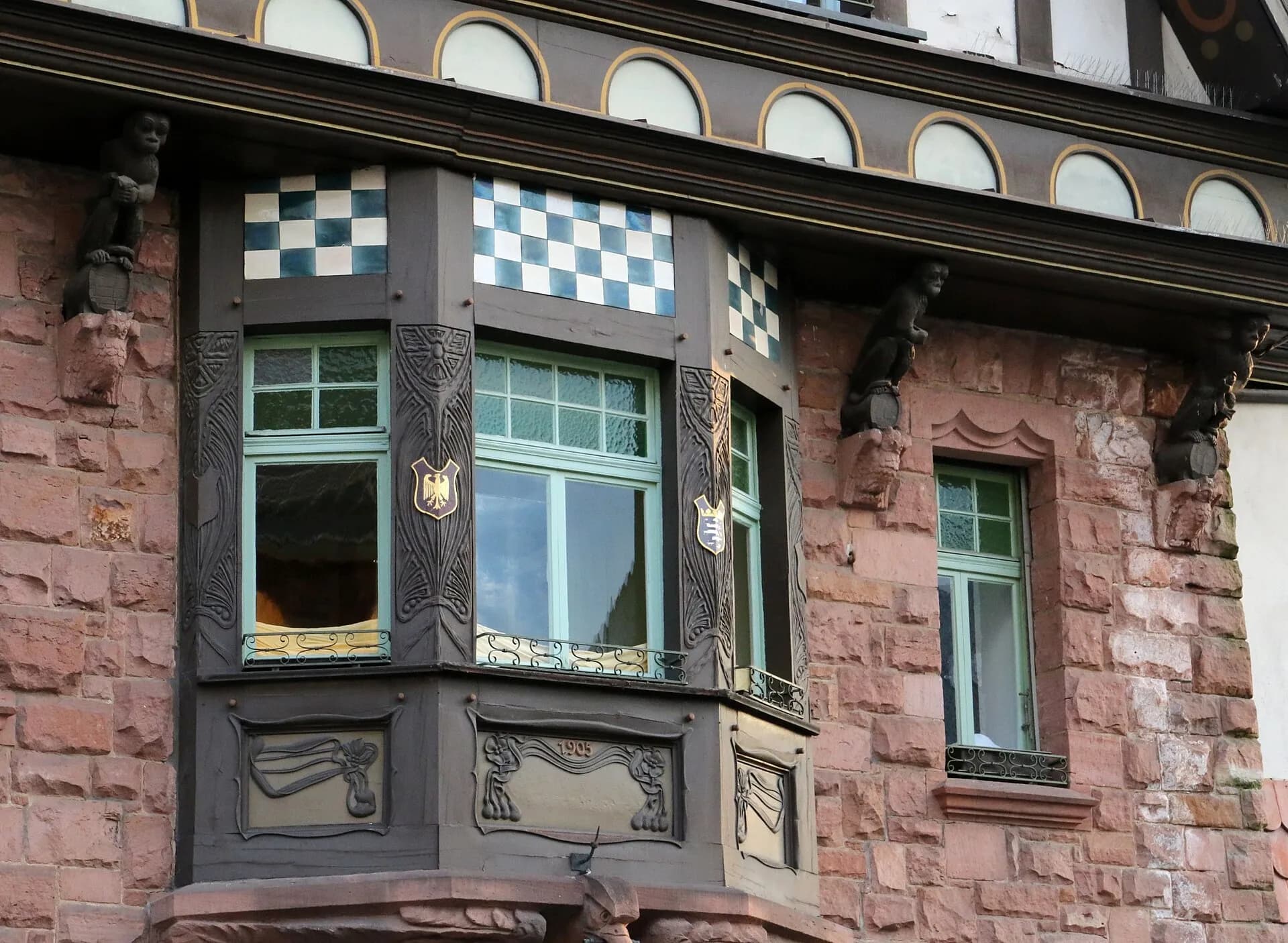Erker des Jugendstilhauses Marienstraße 23 in Dieburg
