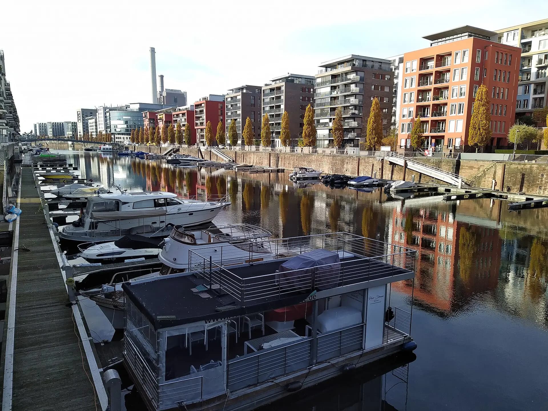 Marina im Westhafen des Frankfurter Gutleutviertels