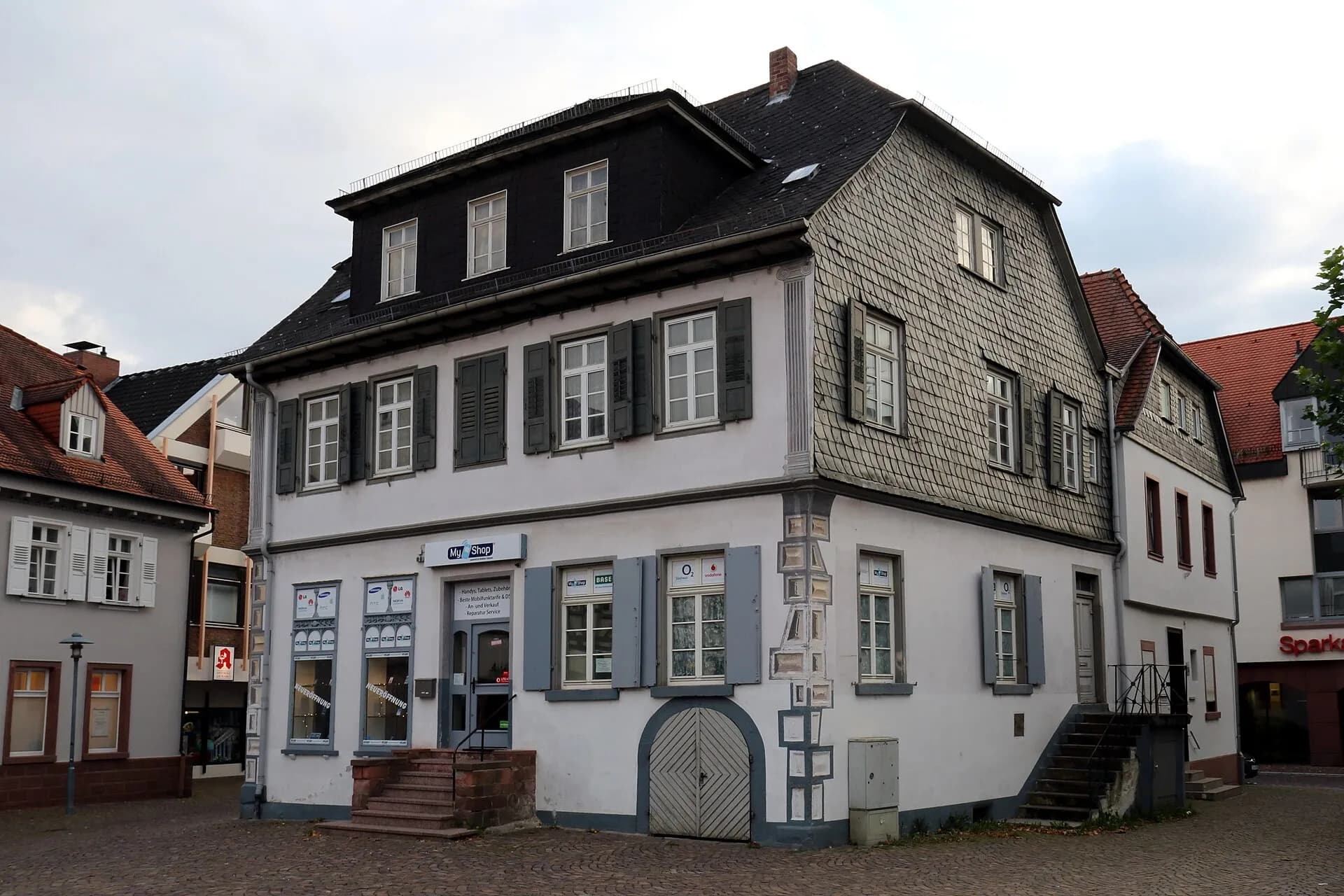 Wohn- und Geschäftshaus Markt 12 in Dieburg