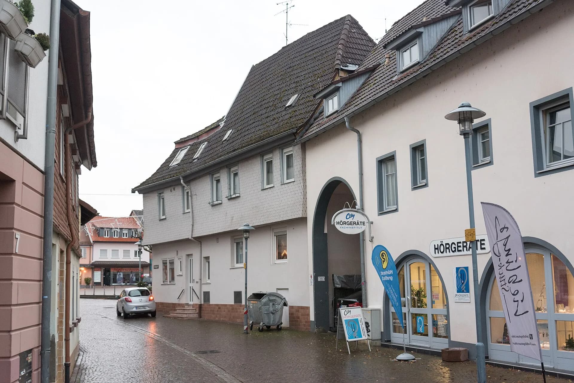 Markt 23 im Straßenzug in Dieburg