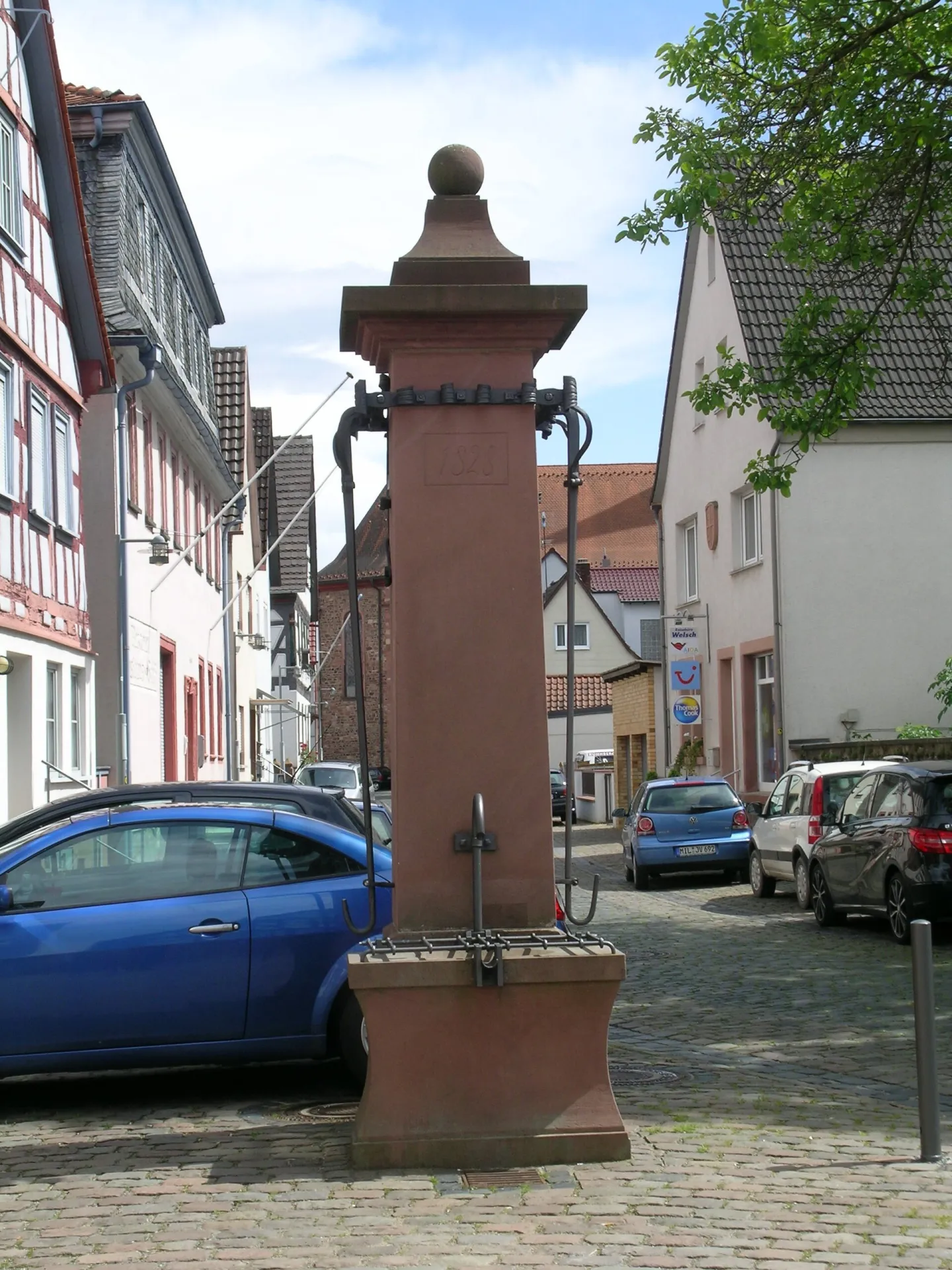 Marktbrunnen aus Buntsandstein in Wörth am Main