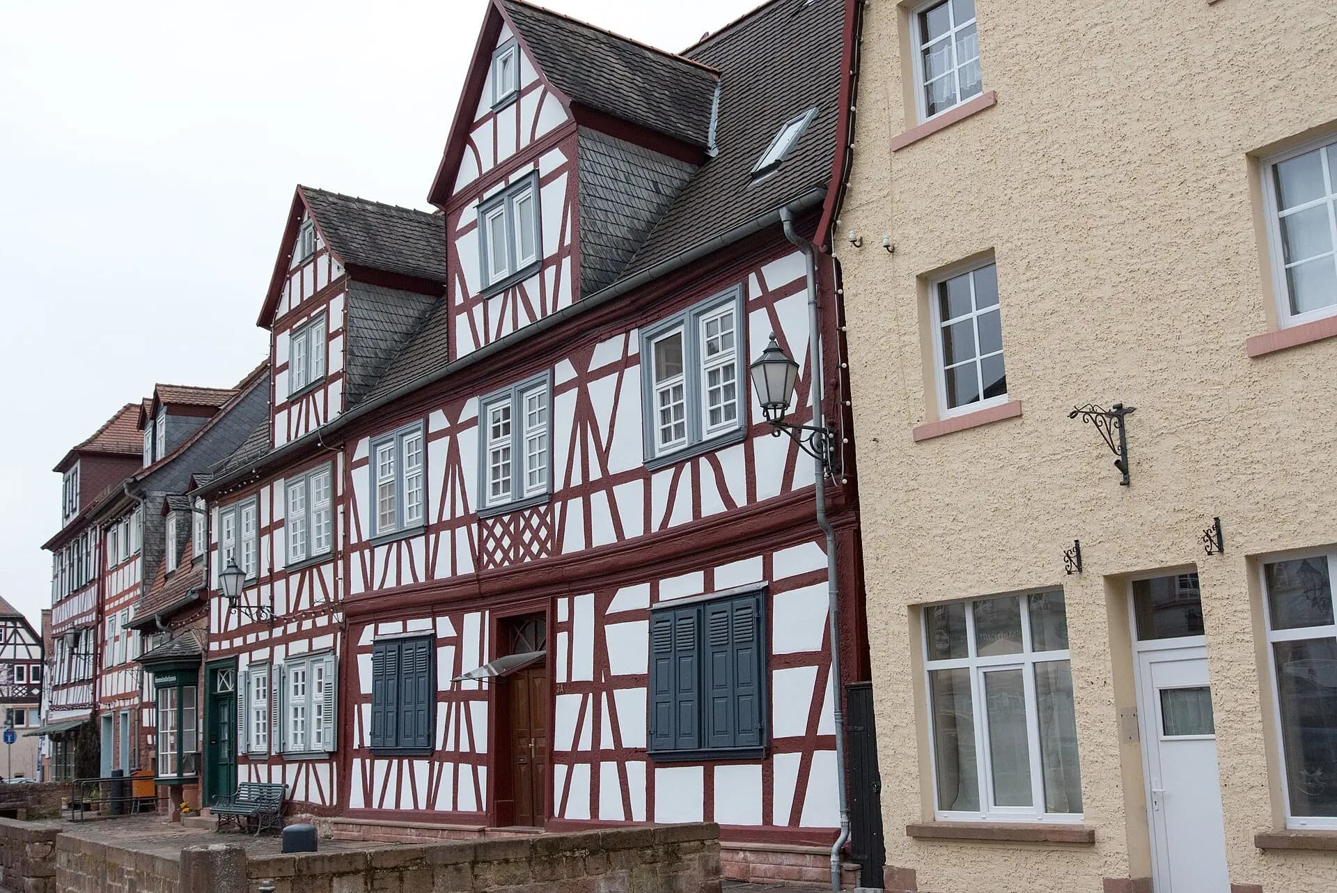 Häuserzeile Marktplatz 1 bis 3 in Büdingen