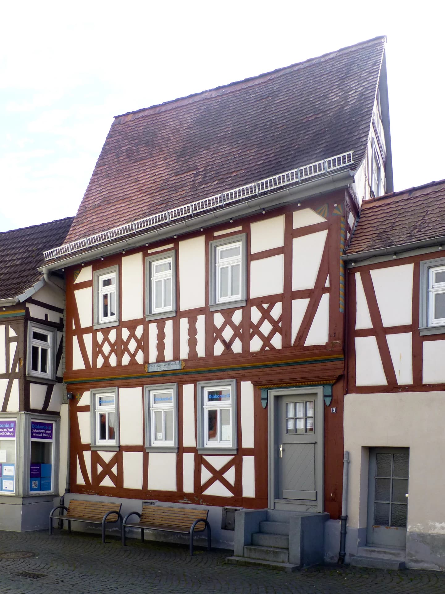 Fachwerkhaus von 1691 am Marktplatz in Babenhausen
