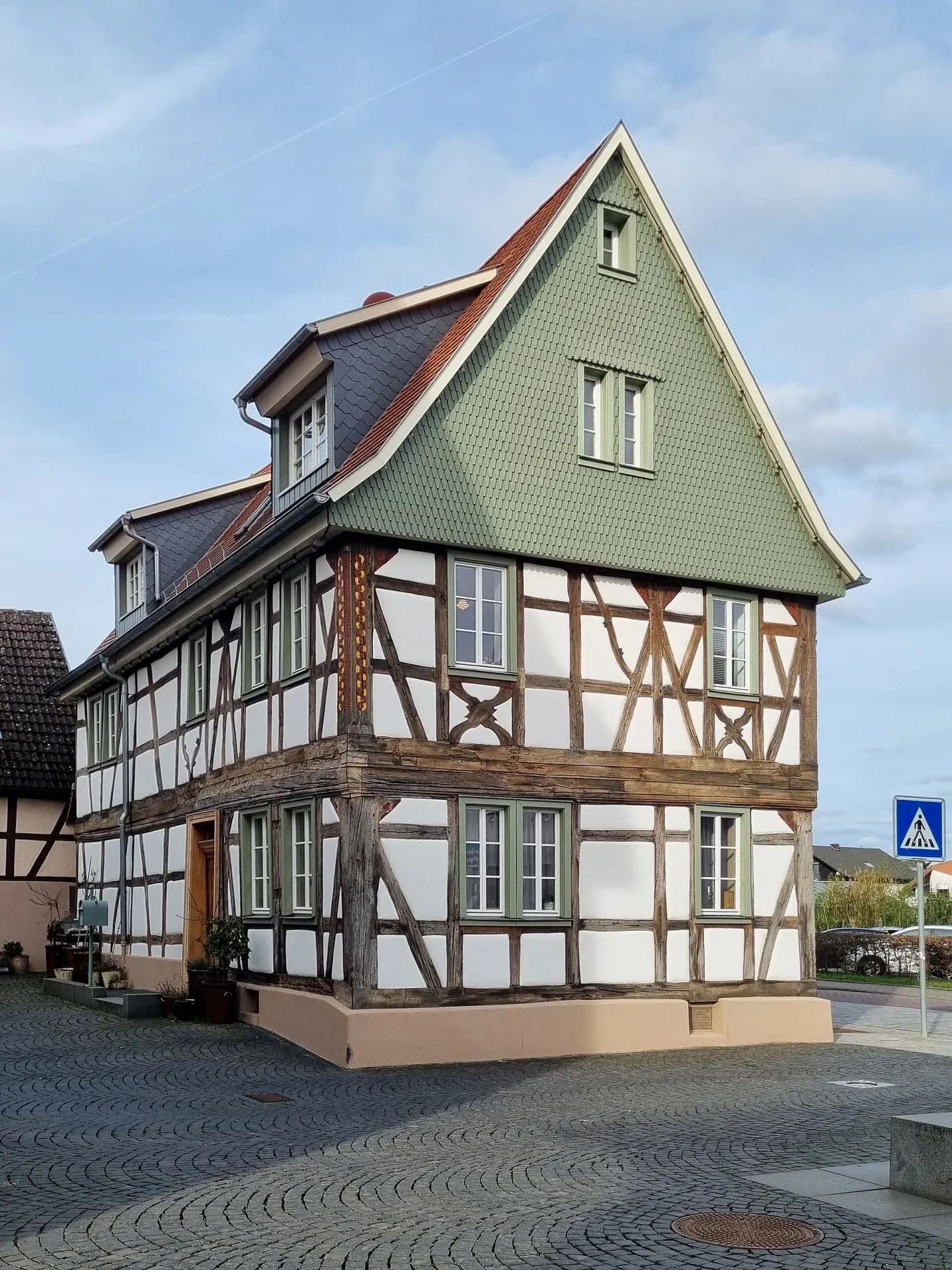 Fachwerkhaus am Marktplatz 8 in Babenhausen