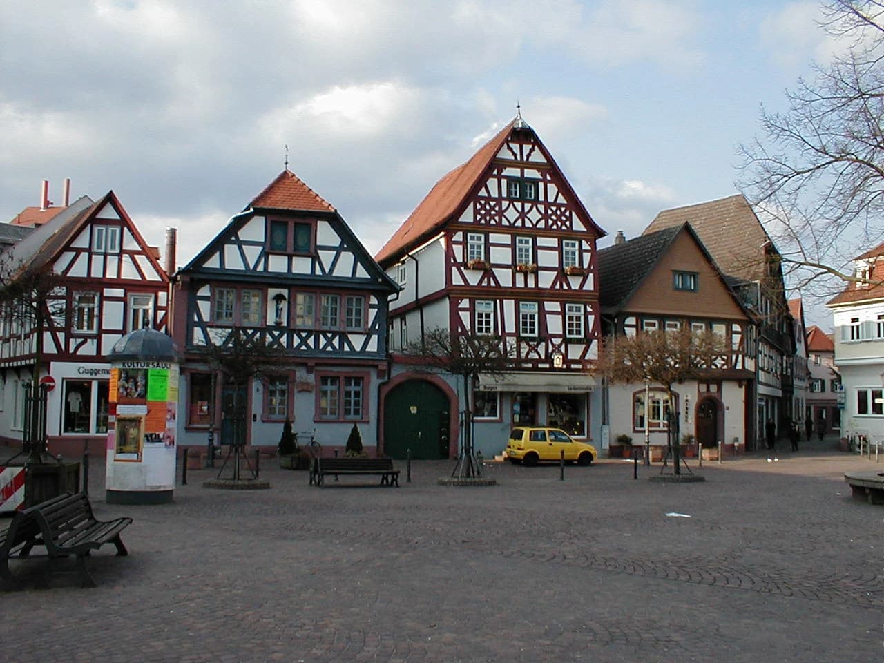 Marktplatz mit Fachwerkgiebeln in Seligenstadt
