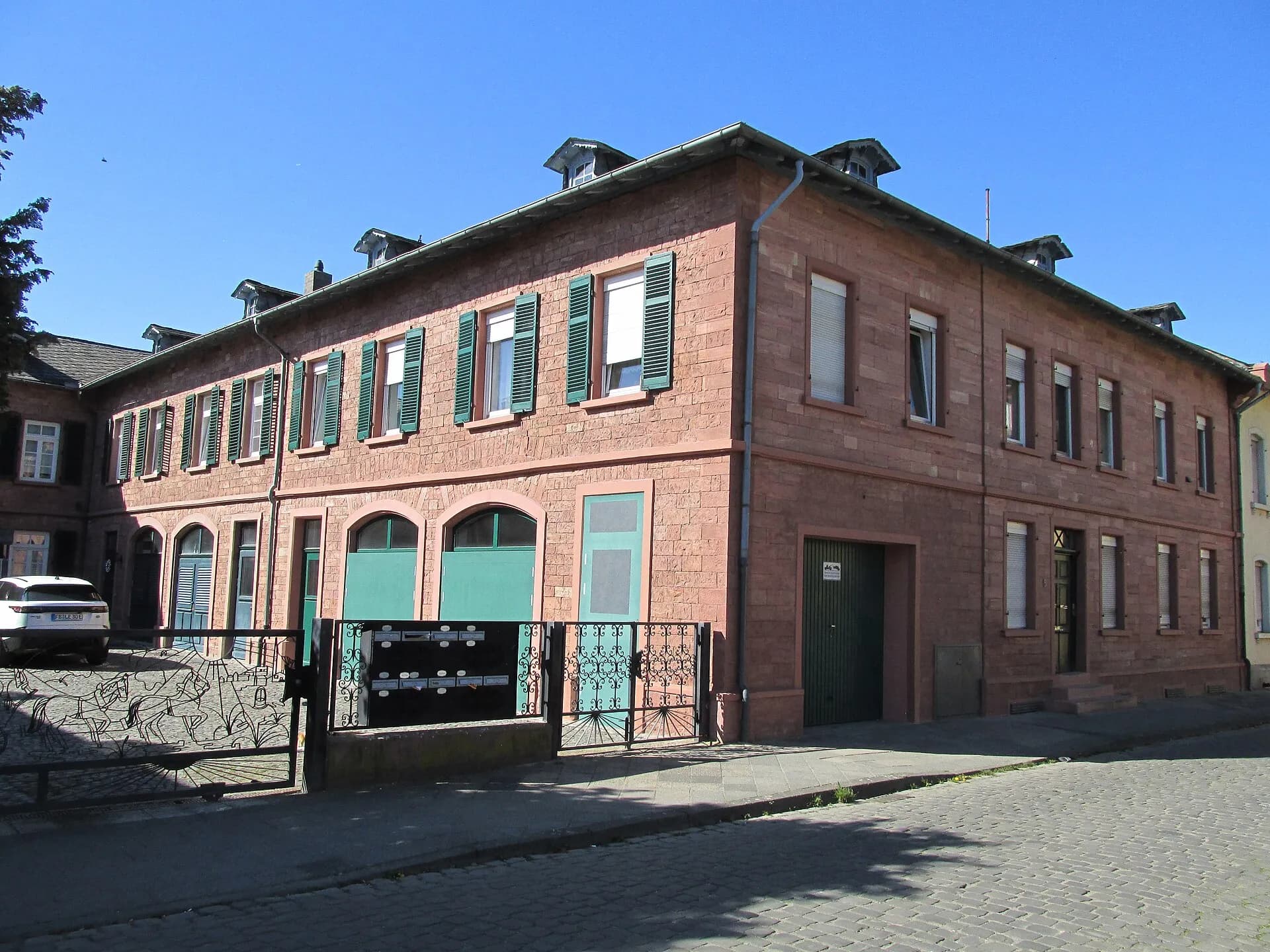 Marstallstraße 5 von der Straßenecke in Offenbach-Rumpenheim