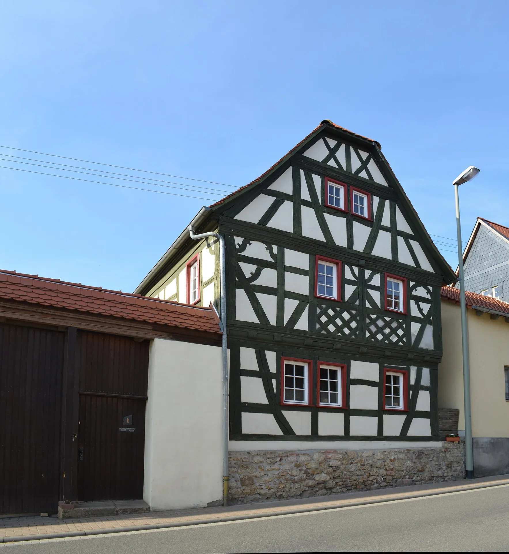 Fachwerkhaus in der Untergasse 1 im Stadtteil Massenheim in Hochheim am Main