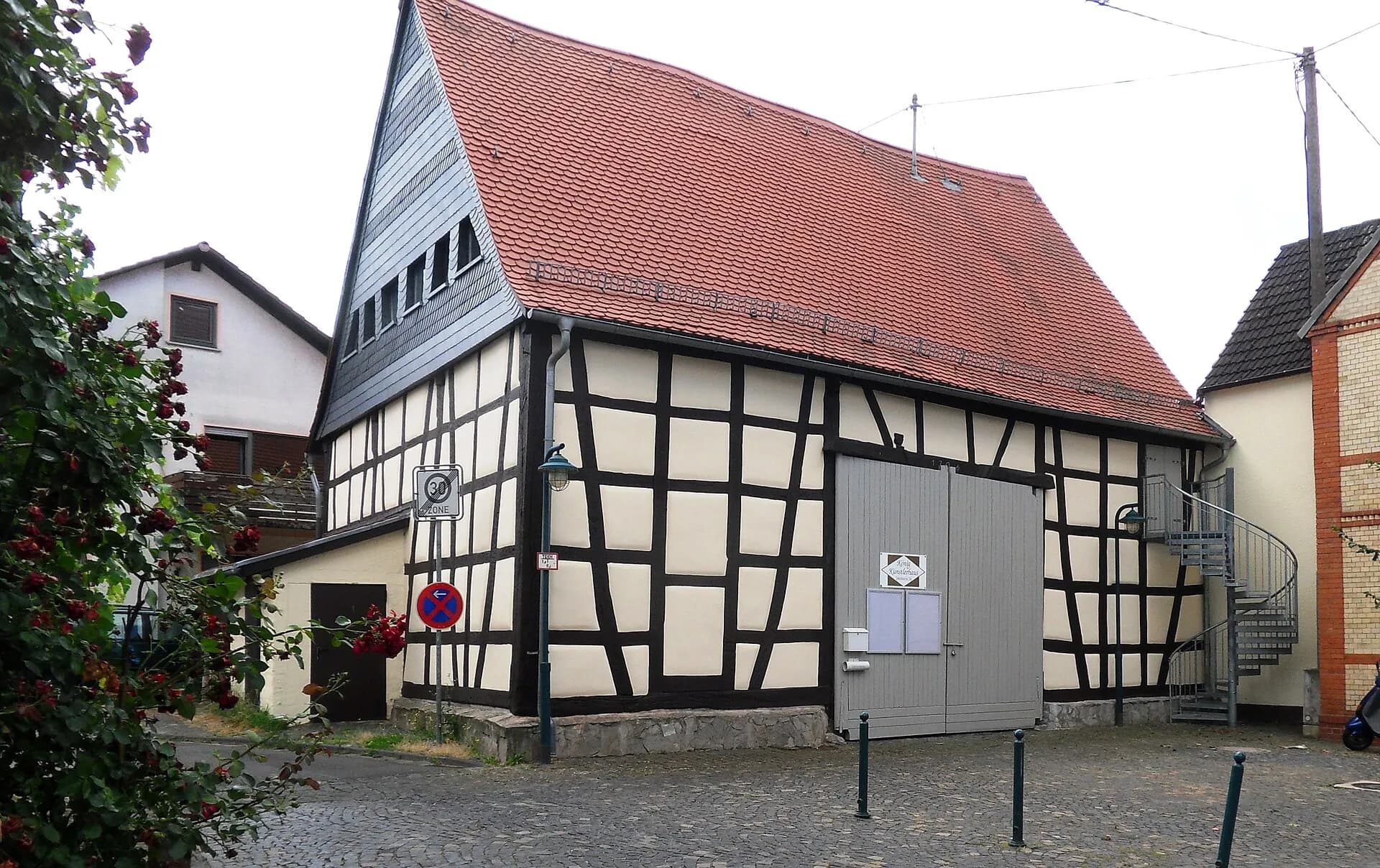 Zehntscheune im Stadtteil Massenheim in Hochheim am Main