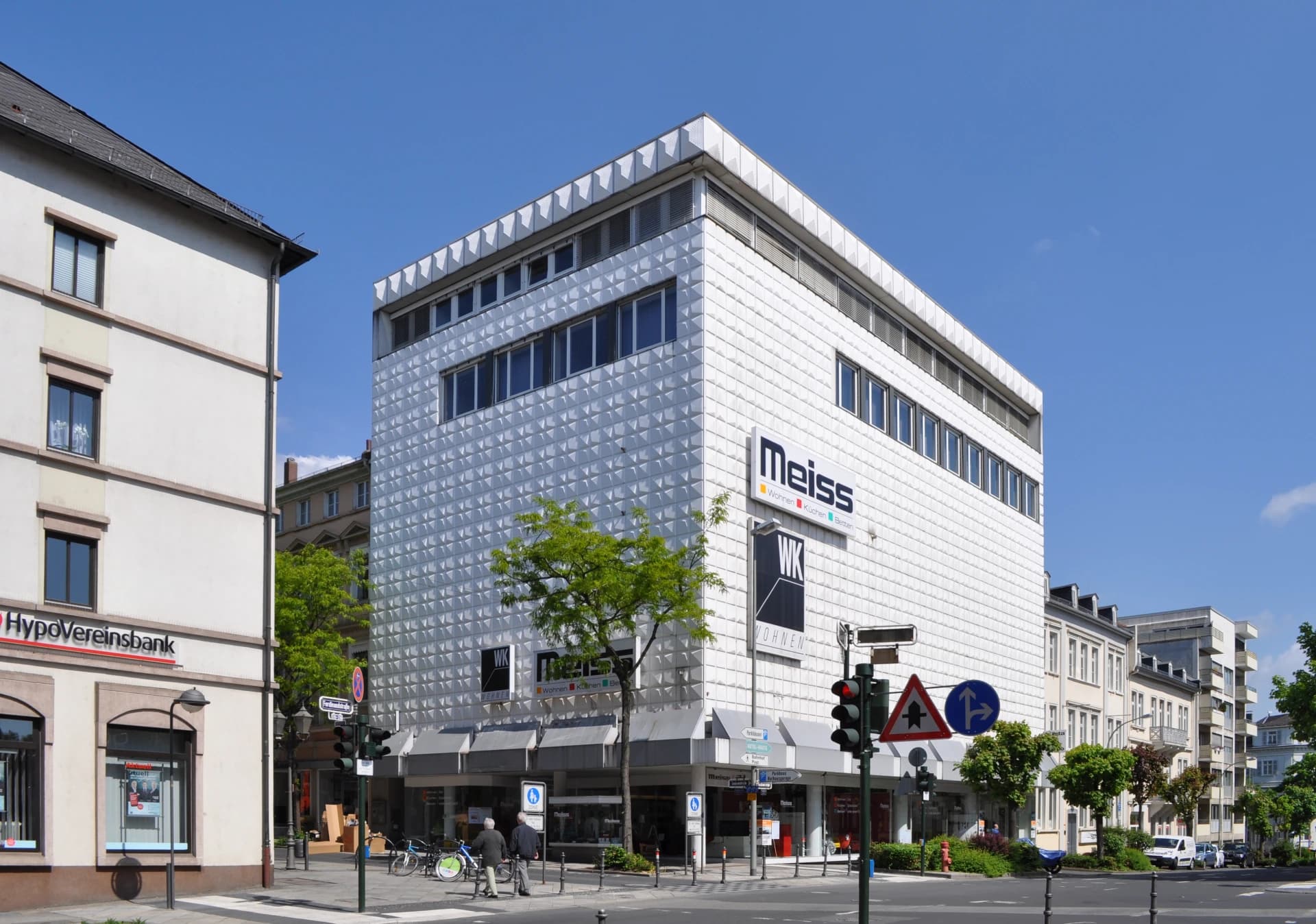 Modernes Möbelhaus in der Innenstadt von Bad Homburg