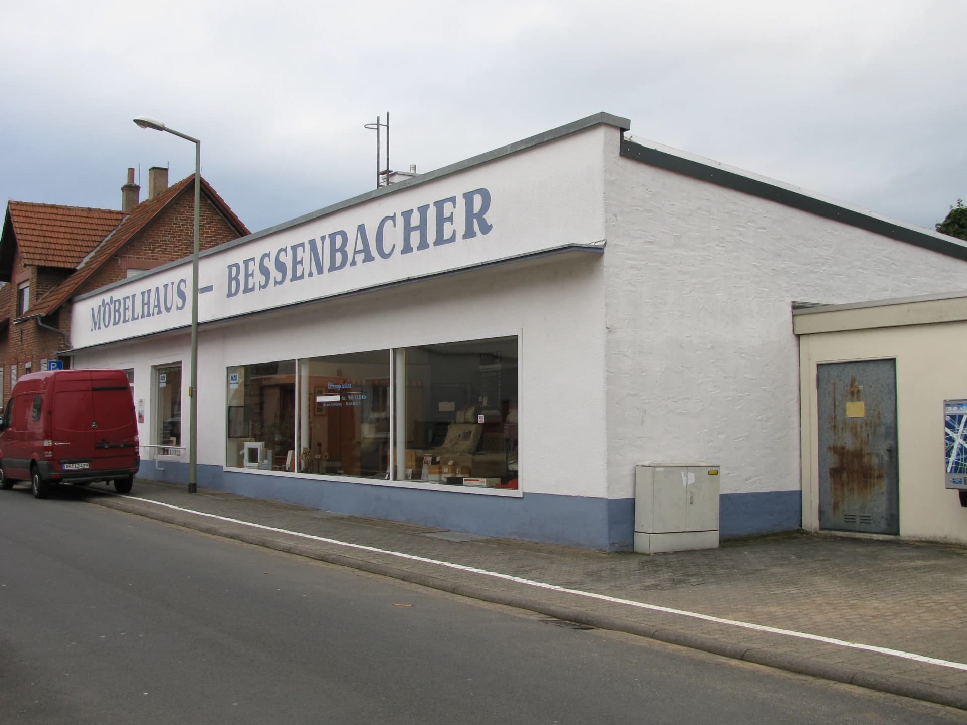 Möbelhaus an der Portenstraße in Kahl am Main