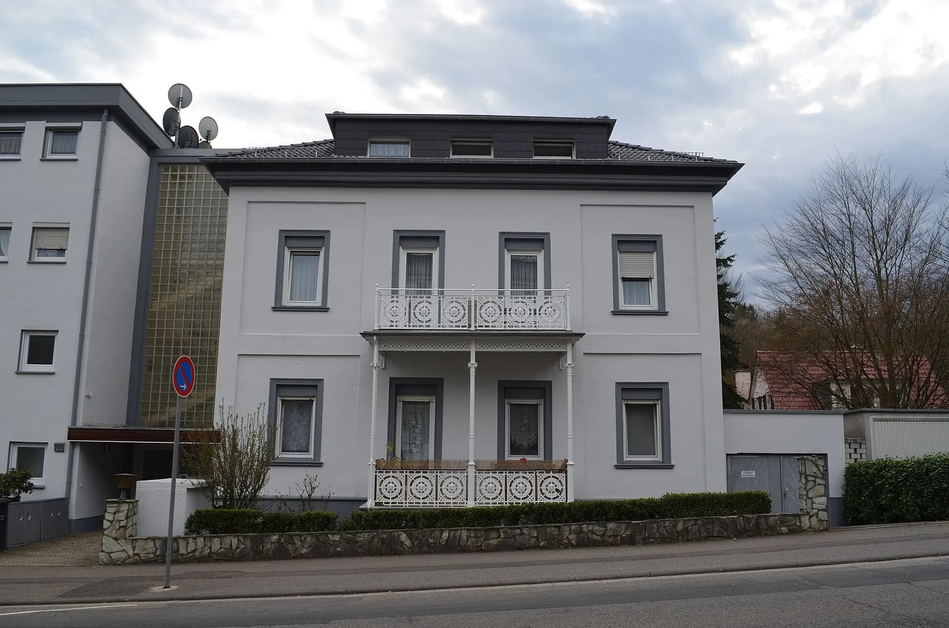 Wohnhaus Königsteiner Straße 127 im Stadtteil Neuenhain in Bad Soden am Taunus