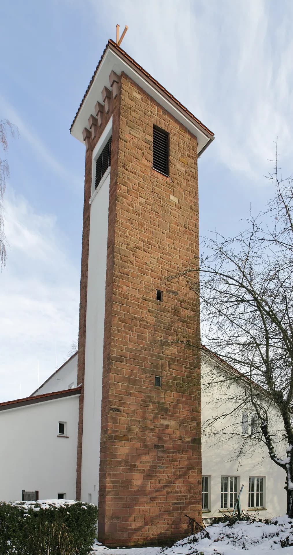 Evangelische Christuskirche in Hasselroth-Neuenhaßlau