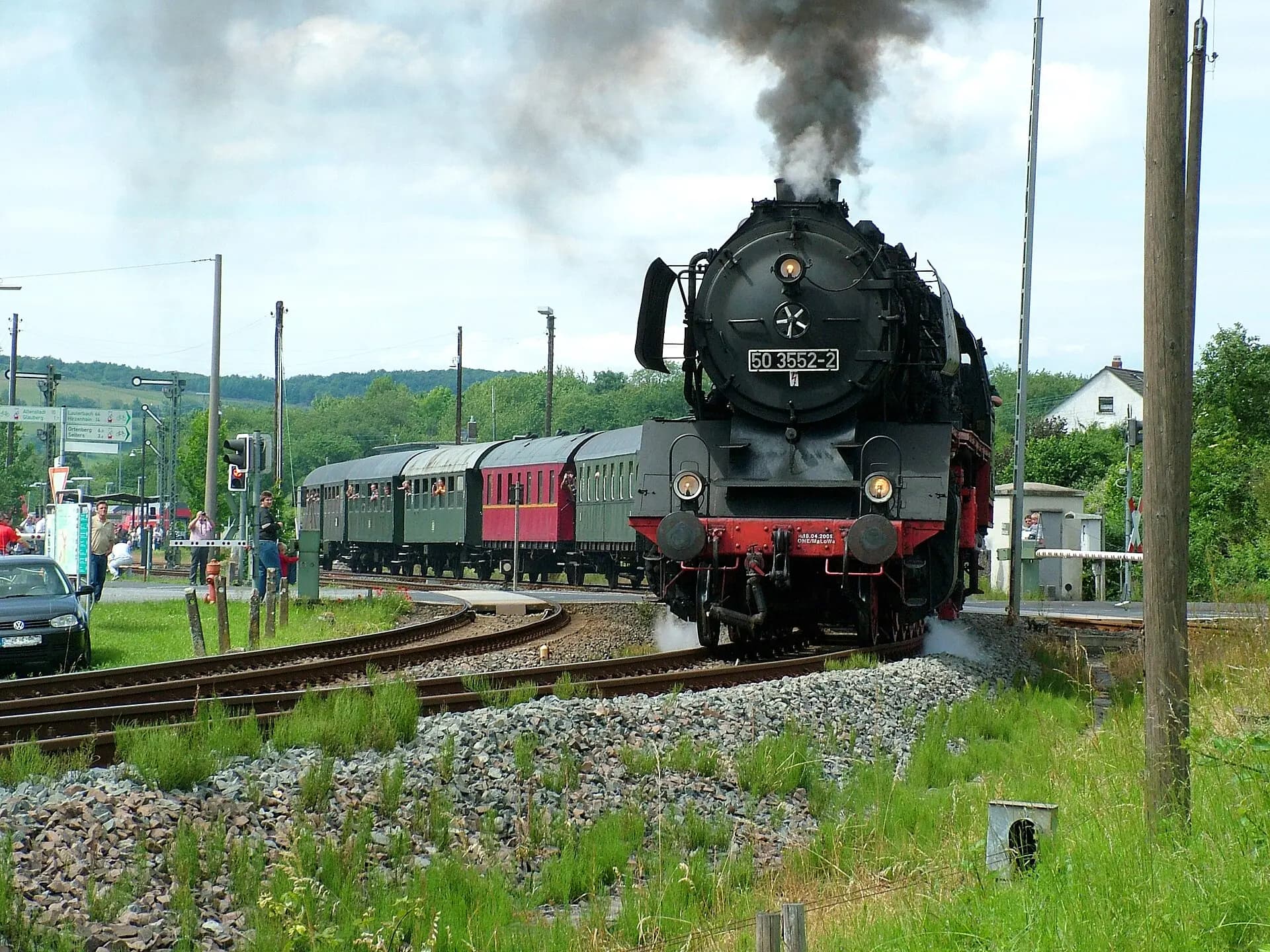 Dampfzug der Niddertalbahn am Bahnhof Glauburg-Stockheim