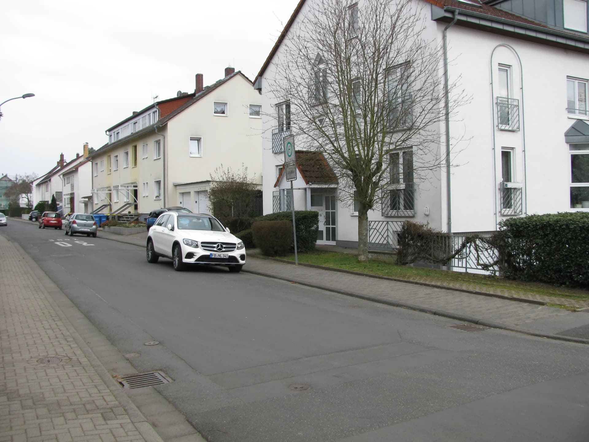 Straße an der Frauenwaldschule in Nieder-Mörlen in Bad Nauheim