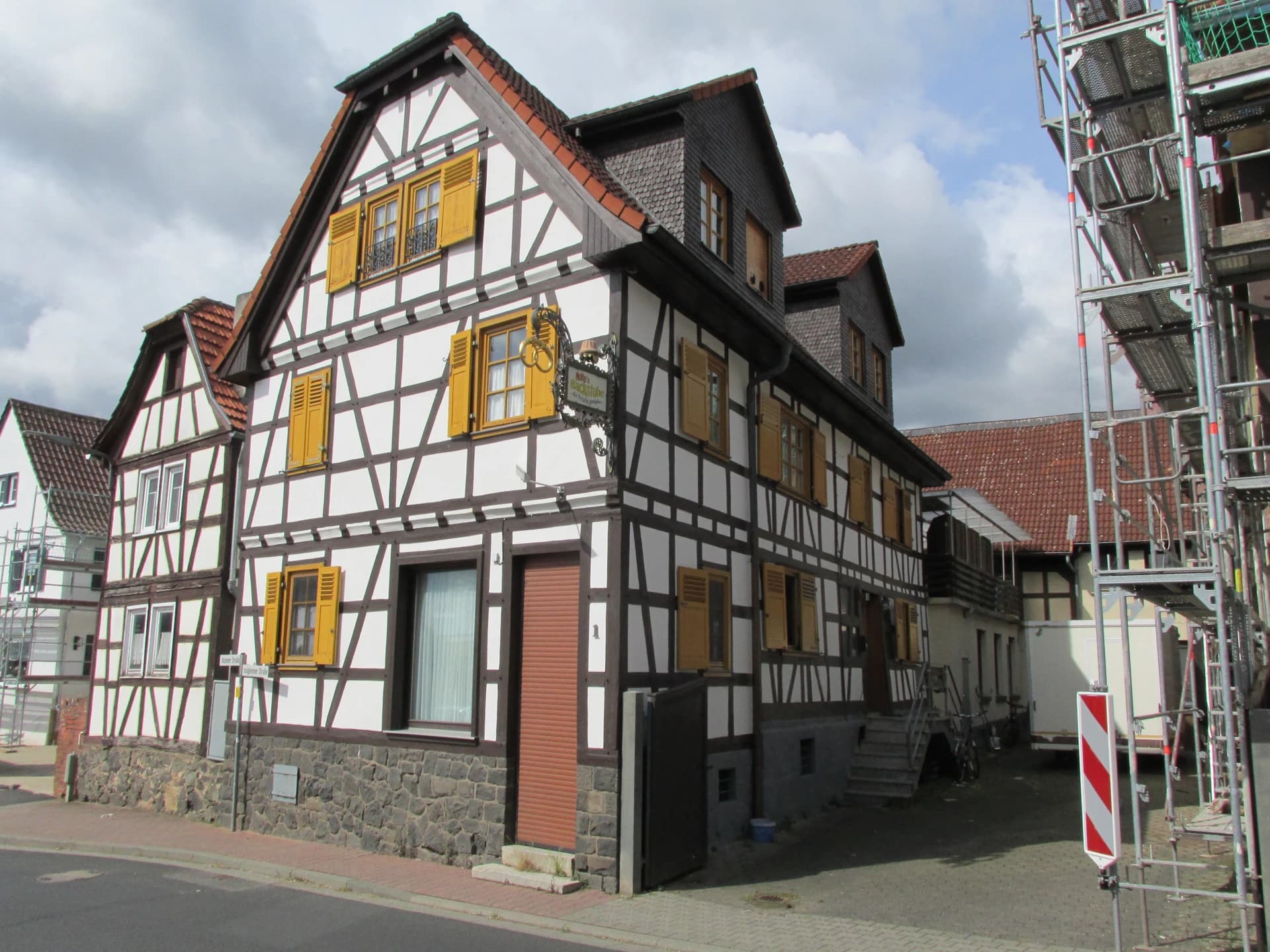 Fachwerkhaus in der Issigheimer Straße 1 in Bruchköbel-Niederissigheim