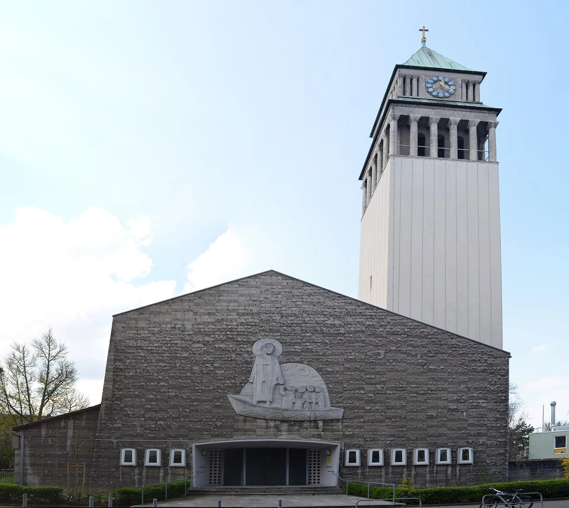 Neue St. Nicolaikirche an der Rhönstraße im Frankfurter Ostend