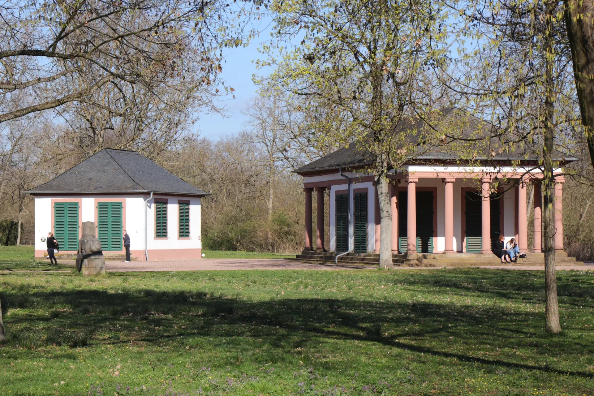 Billardsaal und Spiegelsaal im Nilkheimer Park in Aschaffenburg-Nilkheim