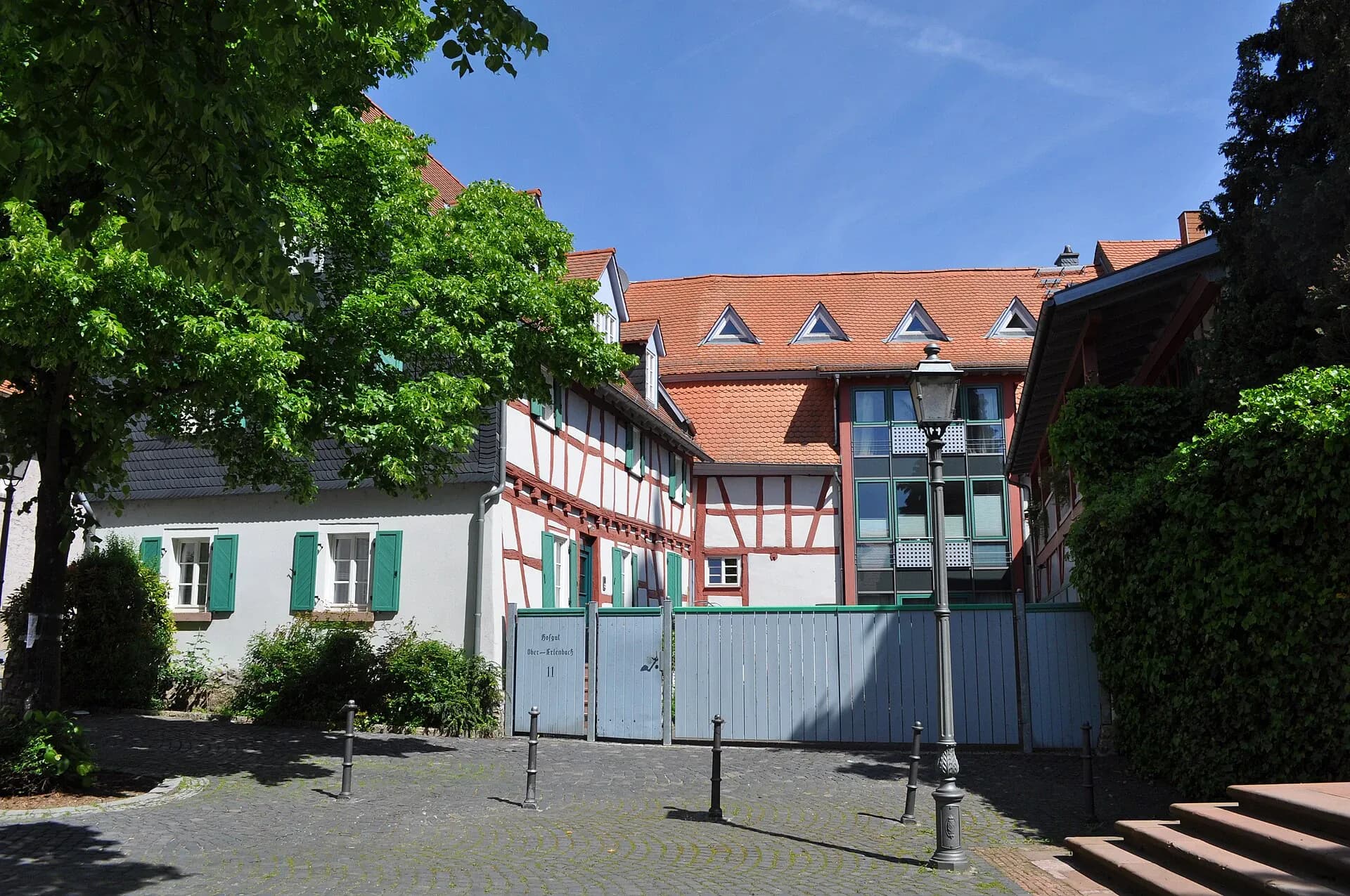 Platz an der Ober-Erlenbacher Straße in Bad Homburg-Ober-Erlenbach