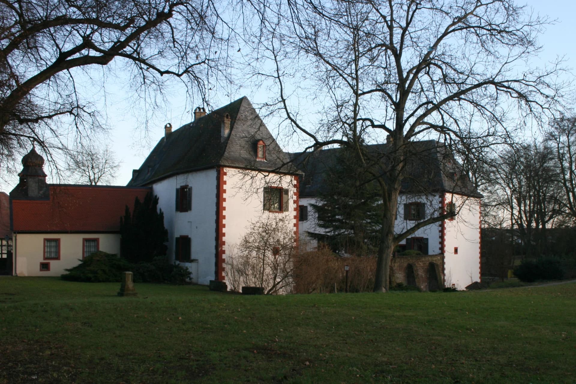 Oberburg im Stadtteil Heldenbergen in Nidderau