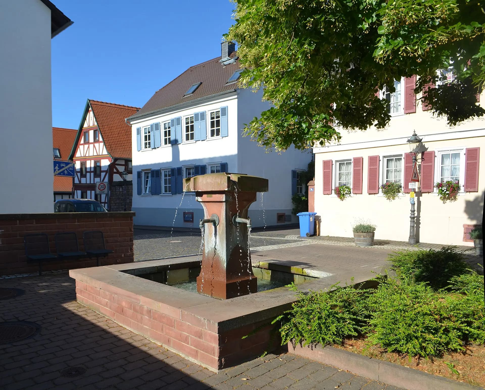Brunnen an der Obergasse in Bad Vilbel-Dortelweil