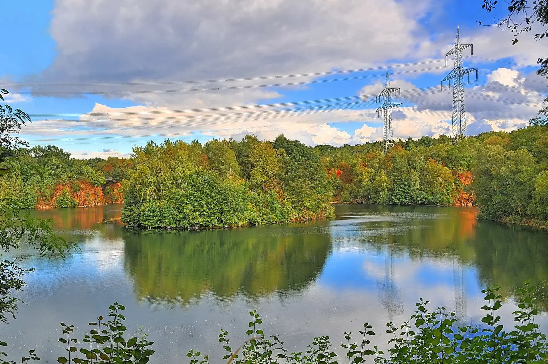 Oberwaldsee in Dietesheim im Herbst in Mühlheim am Main