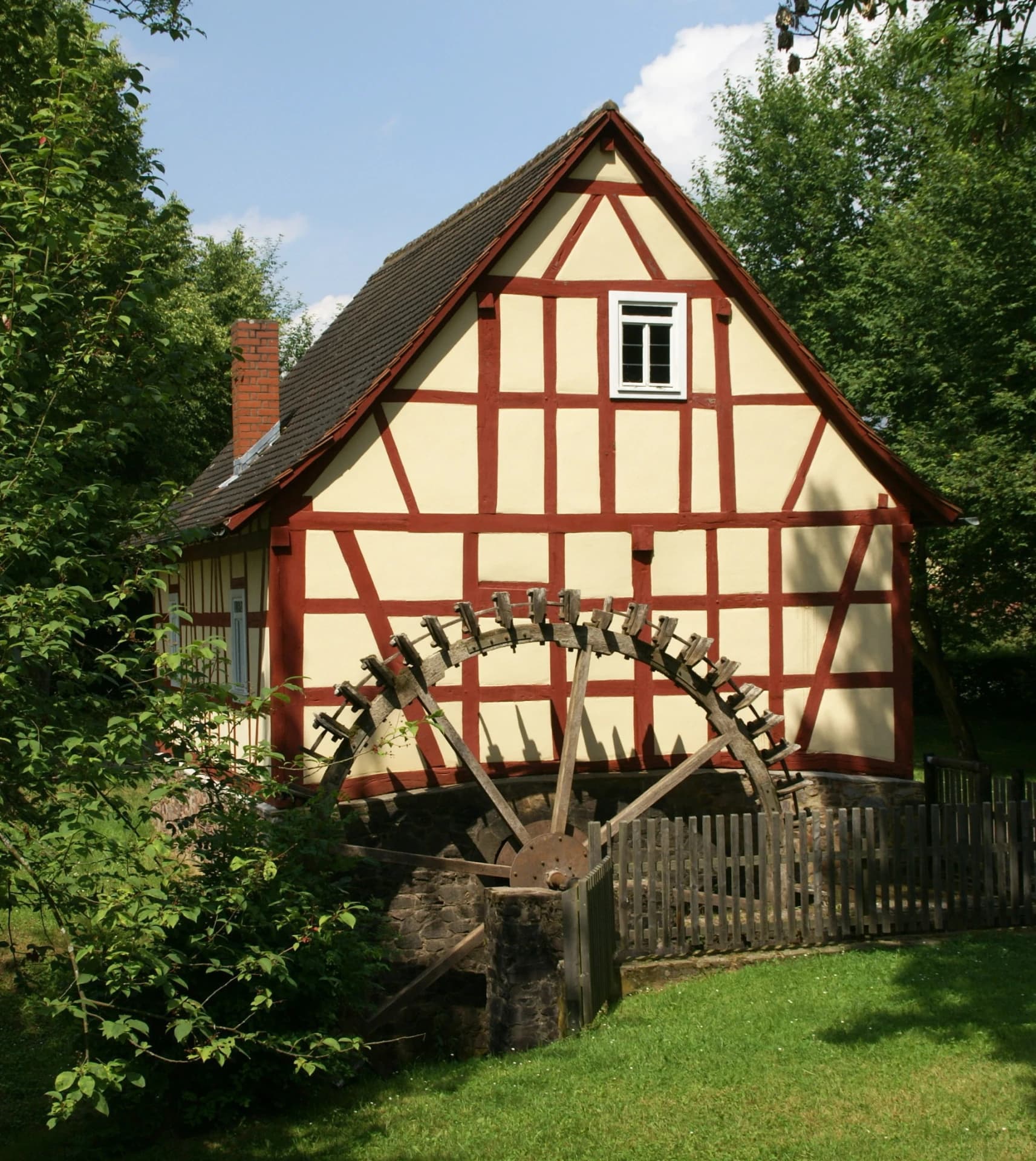 Ölmühle mit Mühlrad in Mömbris