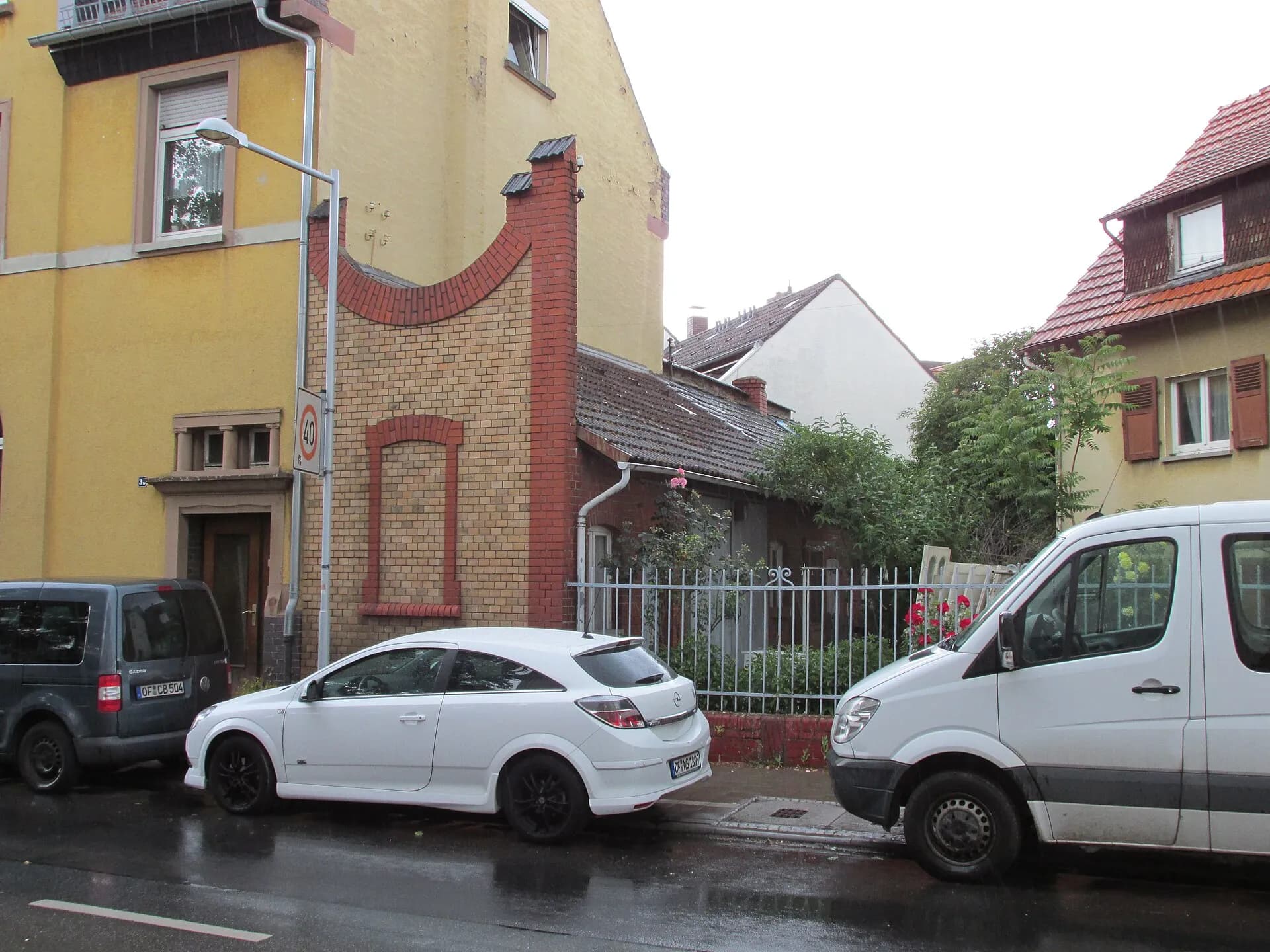Gelbes Wohnhaus Offenbacher Straße 38 in Neu-Isenburg